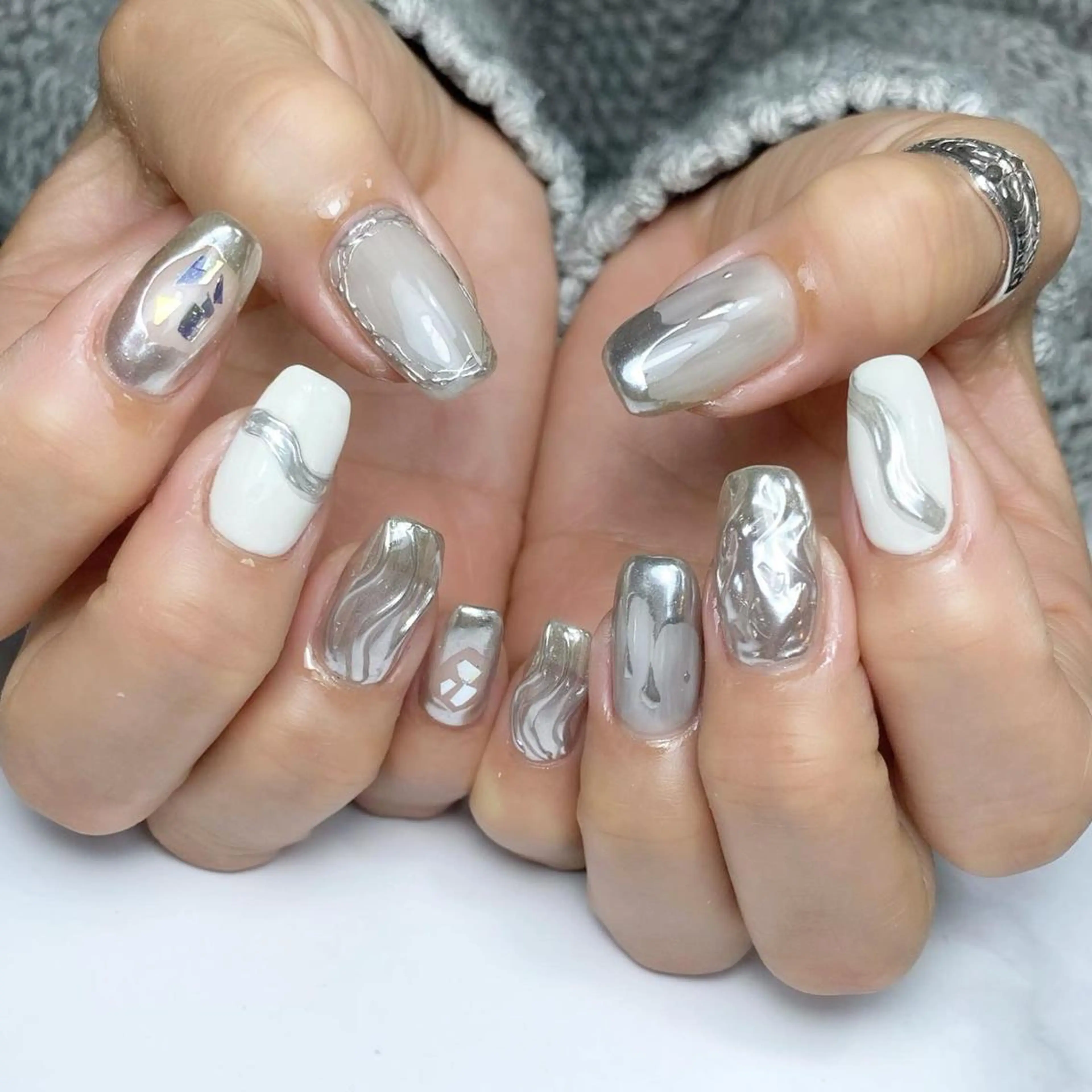 ネイル ミラーネイル ハンドネイル Nail ameria megu所属・ameria meguのネイルデザイン