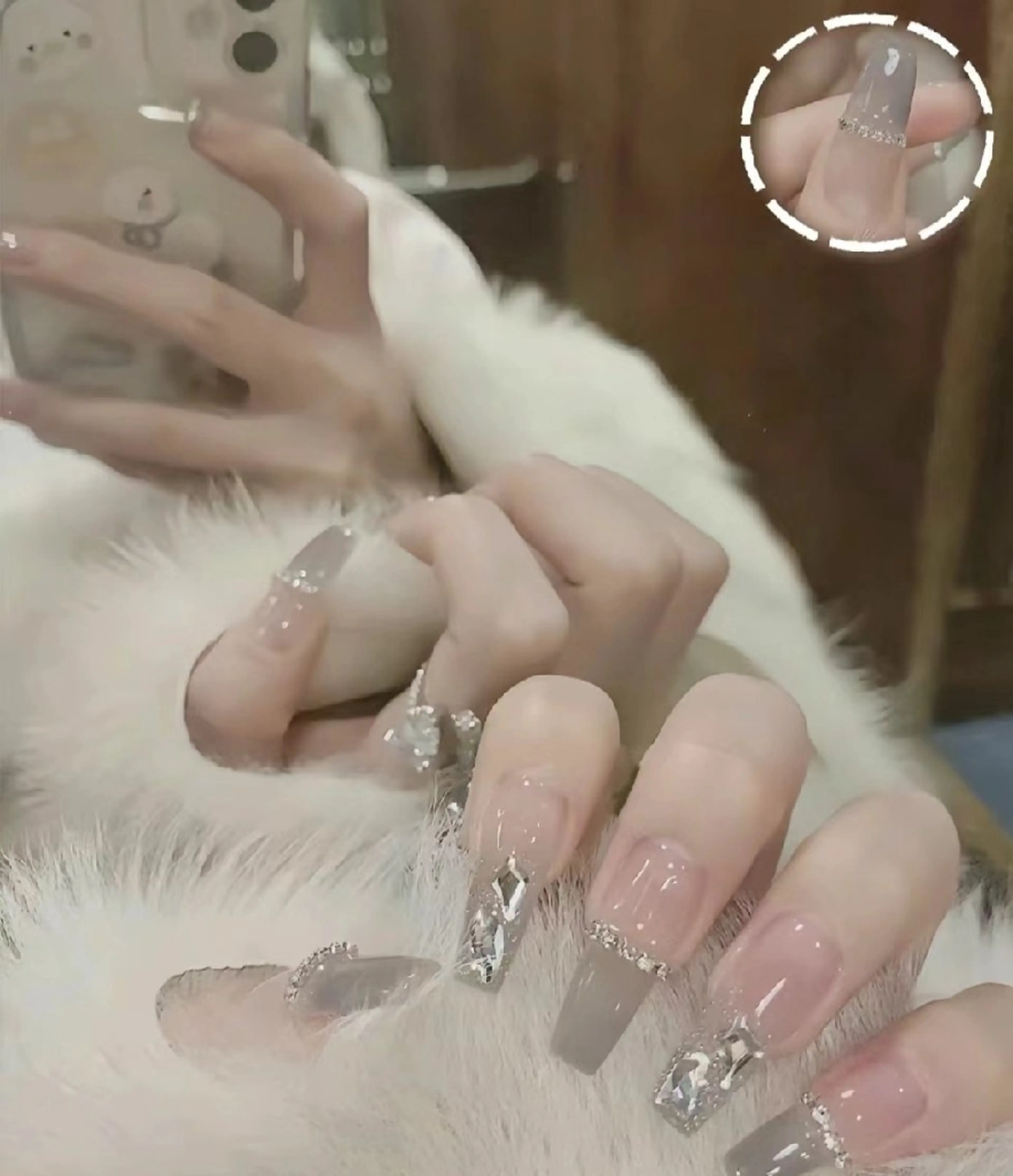 シンプルデザイン+パーツつけ放題+スカルプの写真