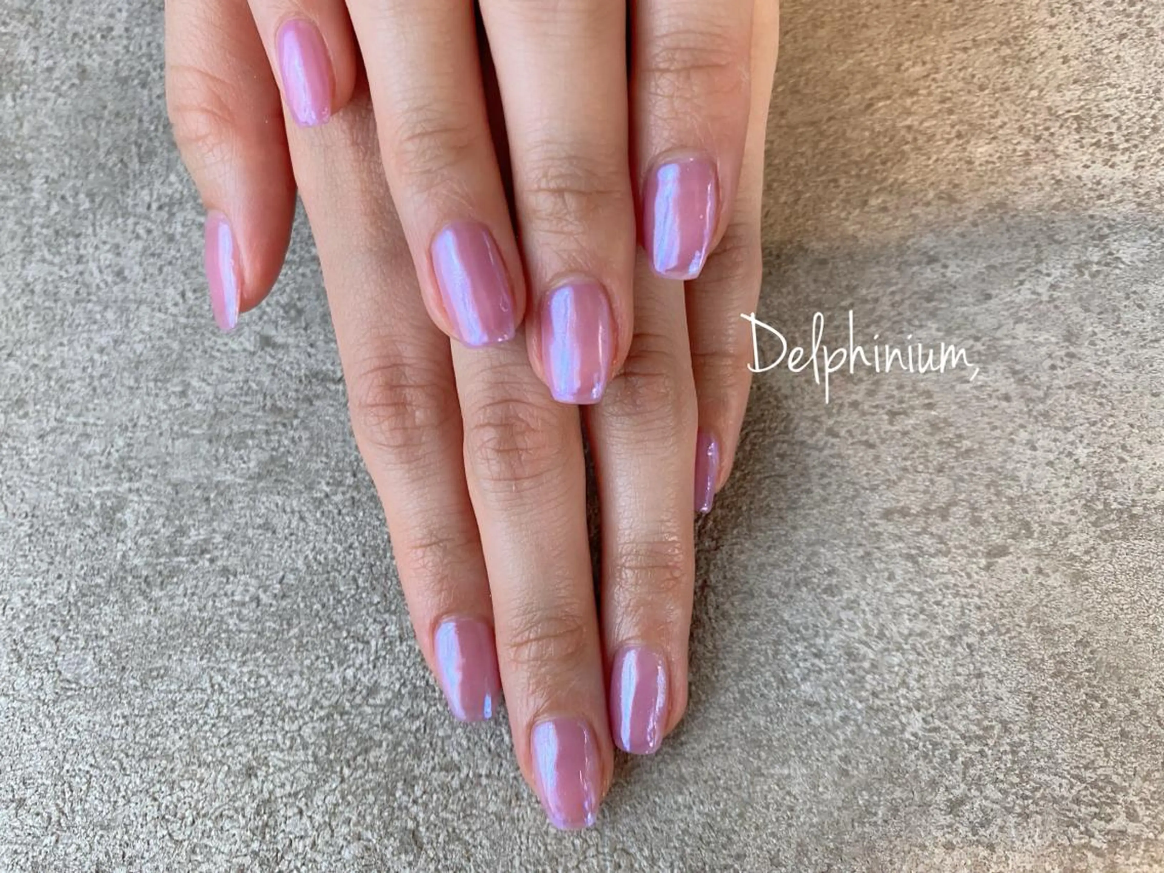 ネイル オーロラネイル ミラーネイル ワンカラーネイル ピンク ハンドネイル 岡本 友恵のネイルデザイン