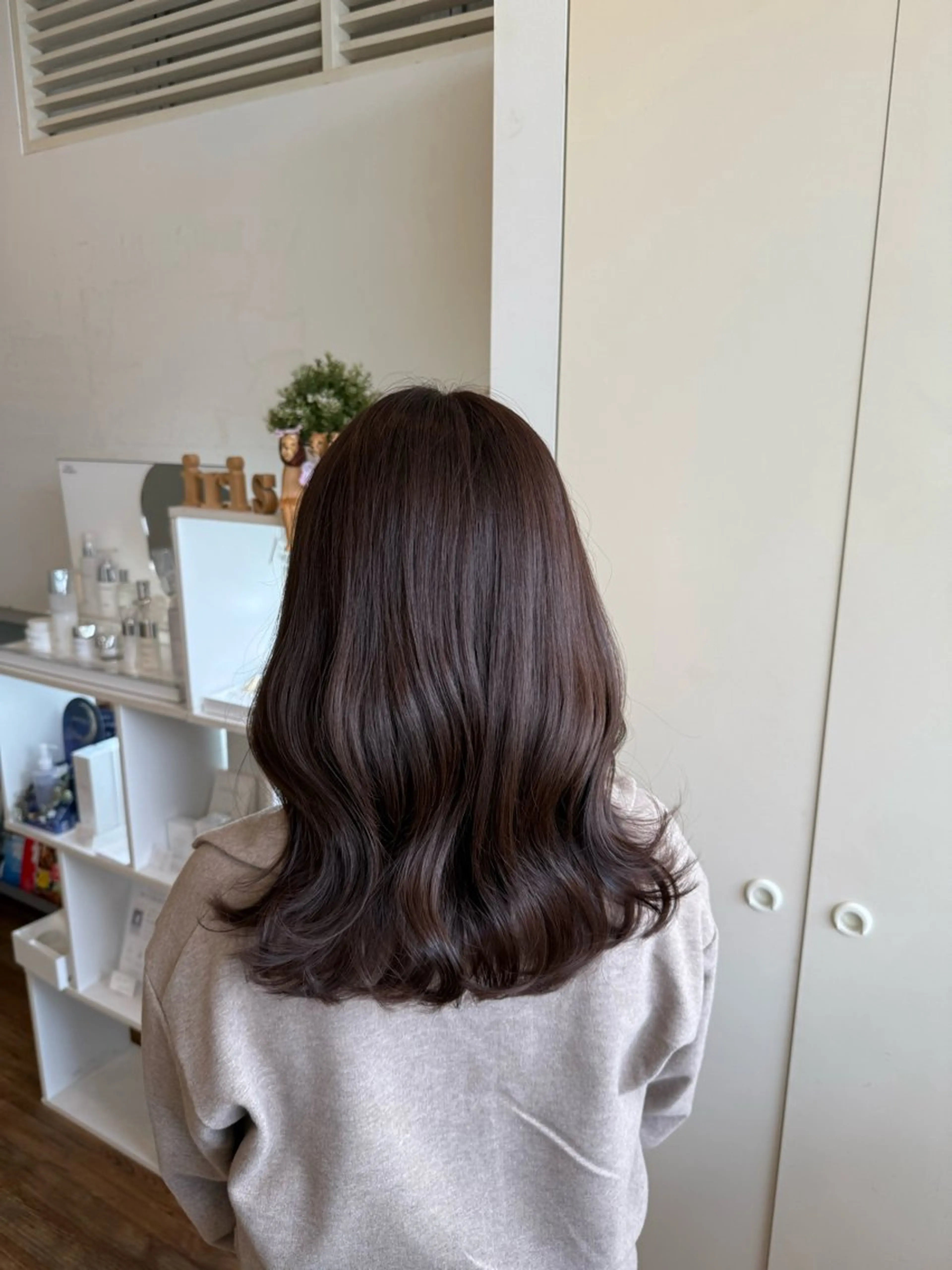 ミディアム カット ヘアカラー トリートメント 竹添 有梨沙のヘアスタイル