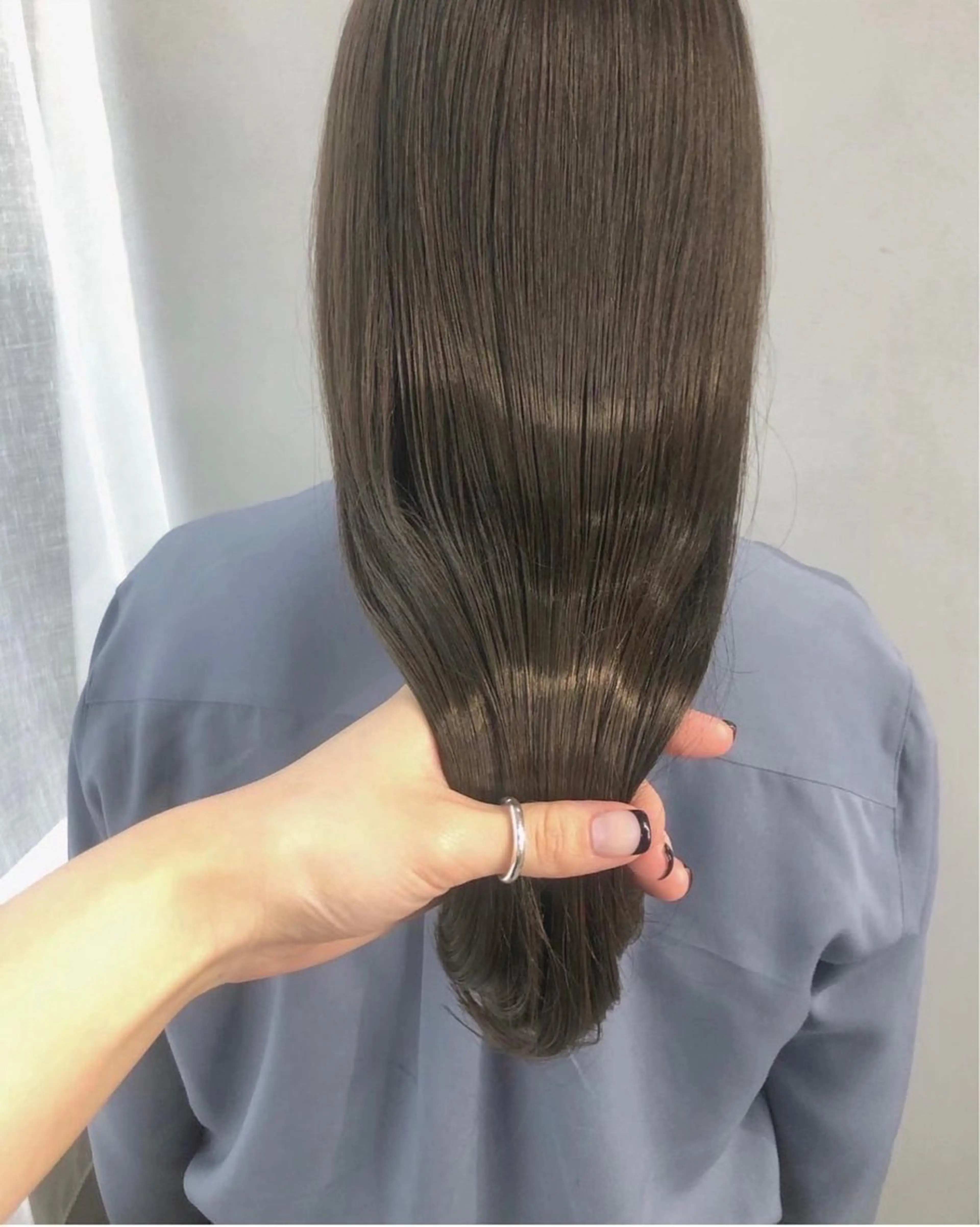 ロング カラー ベージュカラー 透明感カラー イルミナカラー オリーブベージュ 【arc】Ruri コテ巻き風パーマのヘアスタイル