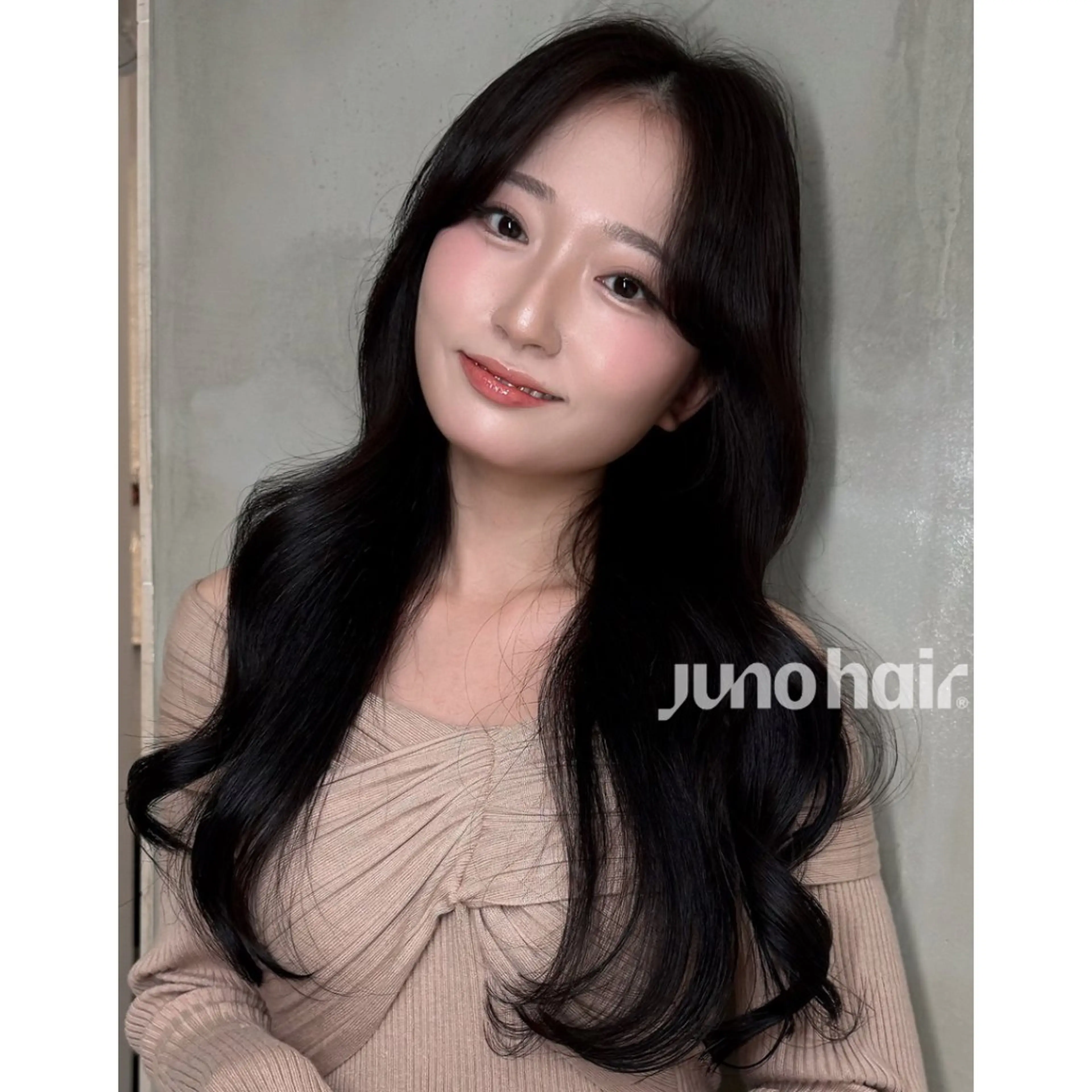 ロング ヨシンモリ 韓国風ヘア ロング 韓国レイヤー🪽 無重力パーマナツキのヘアスタイル