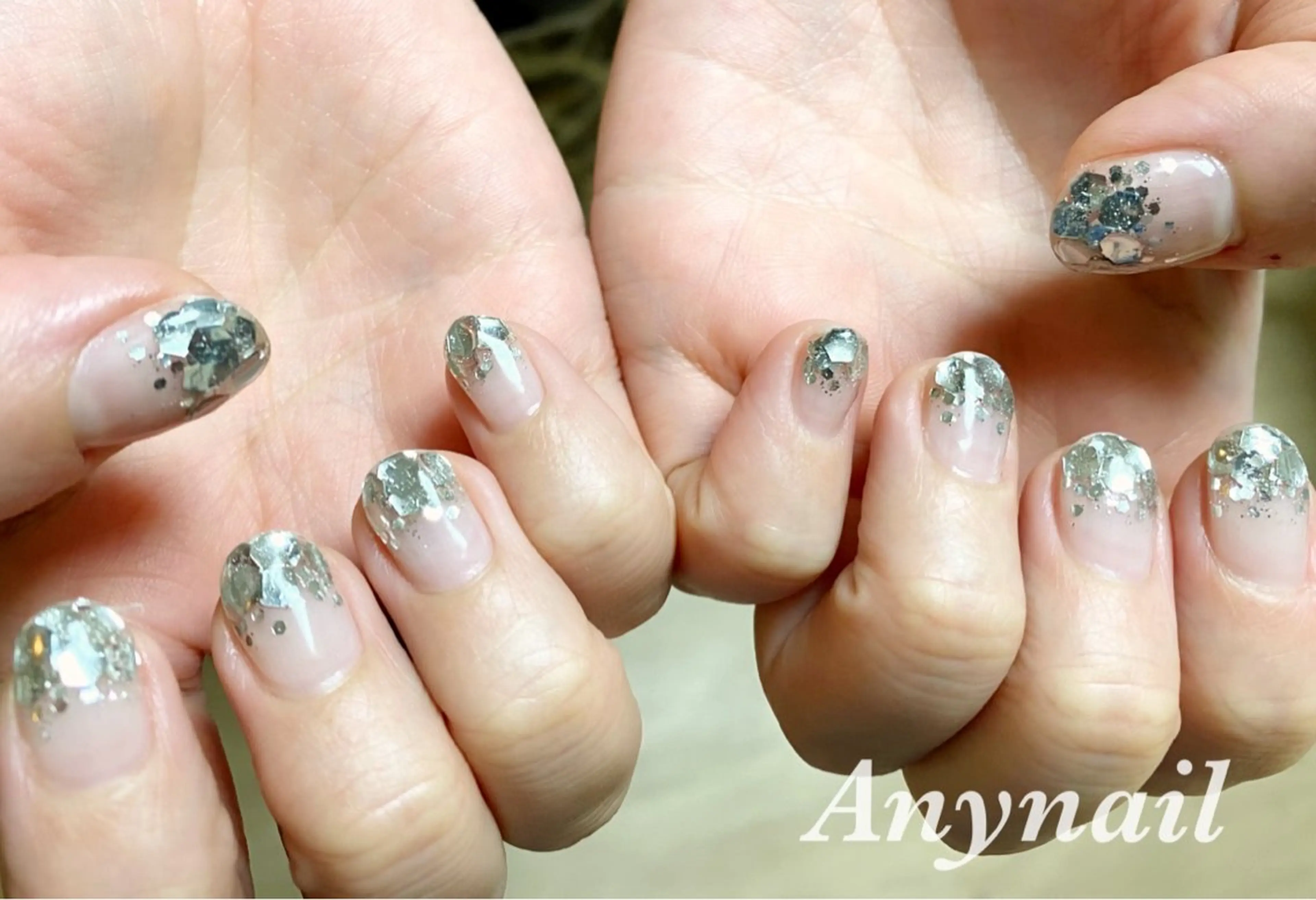 ネイル ブルー グラデーション ホログラムネイル キラキラネイル ラメ(グリッター) ハンドネイル 岩澤 恵子のネイルデザイン
