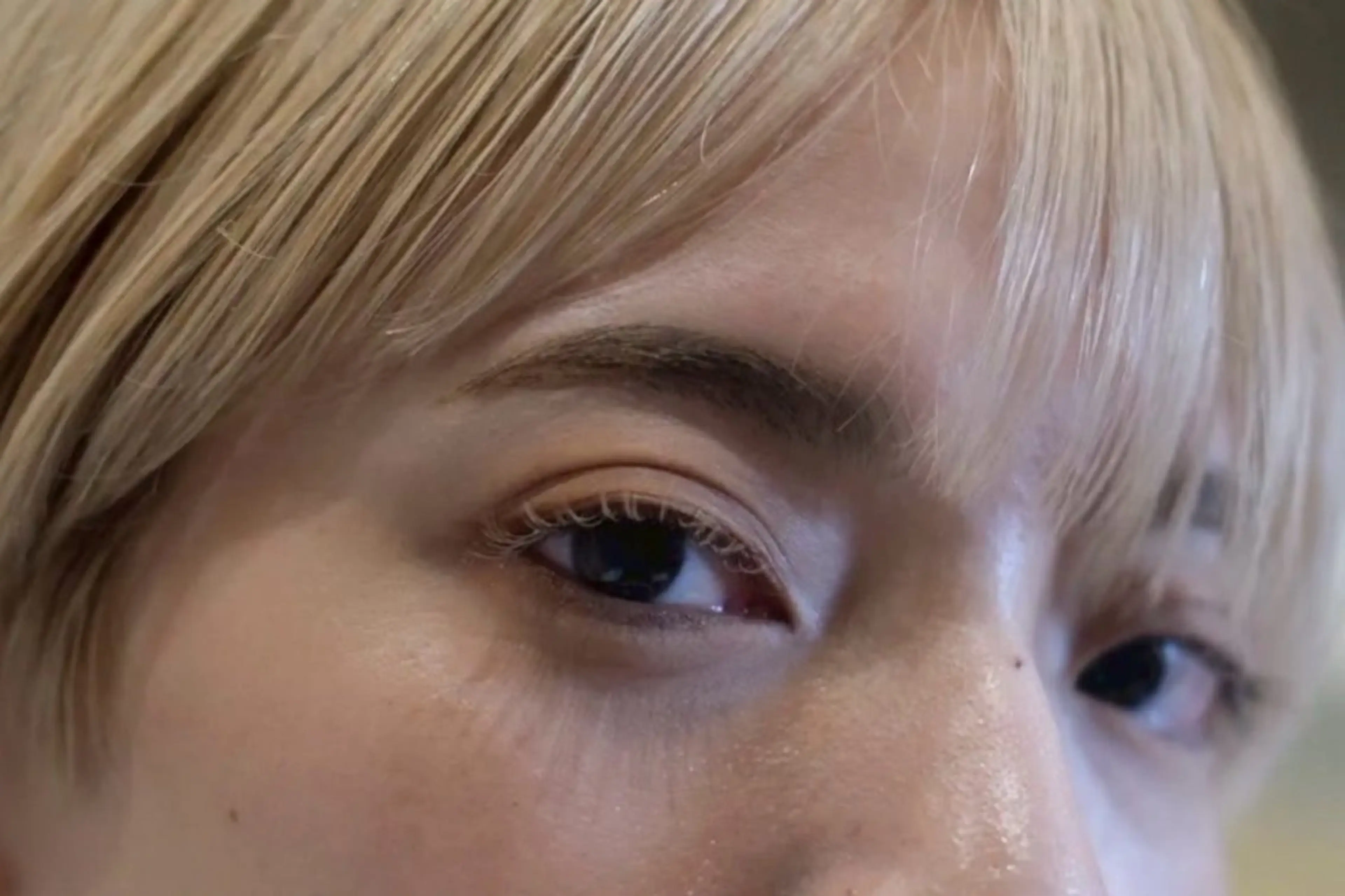 眉毛ワックスの写真