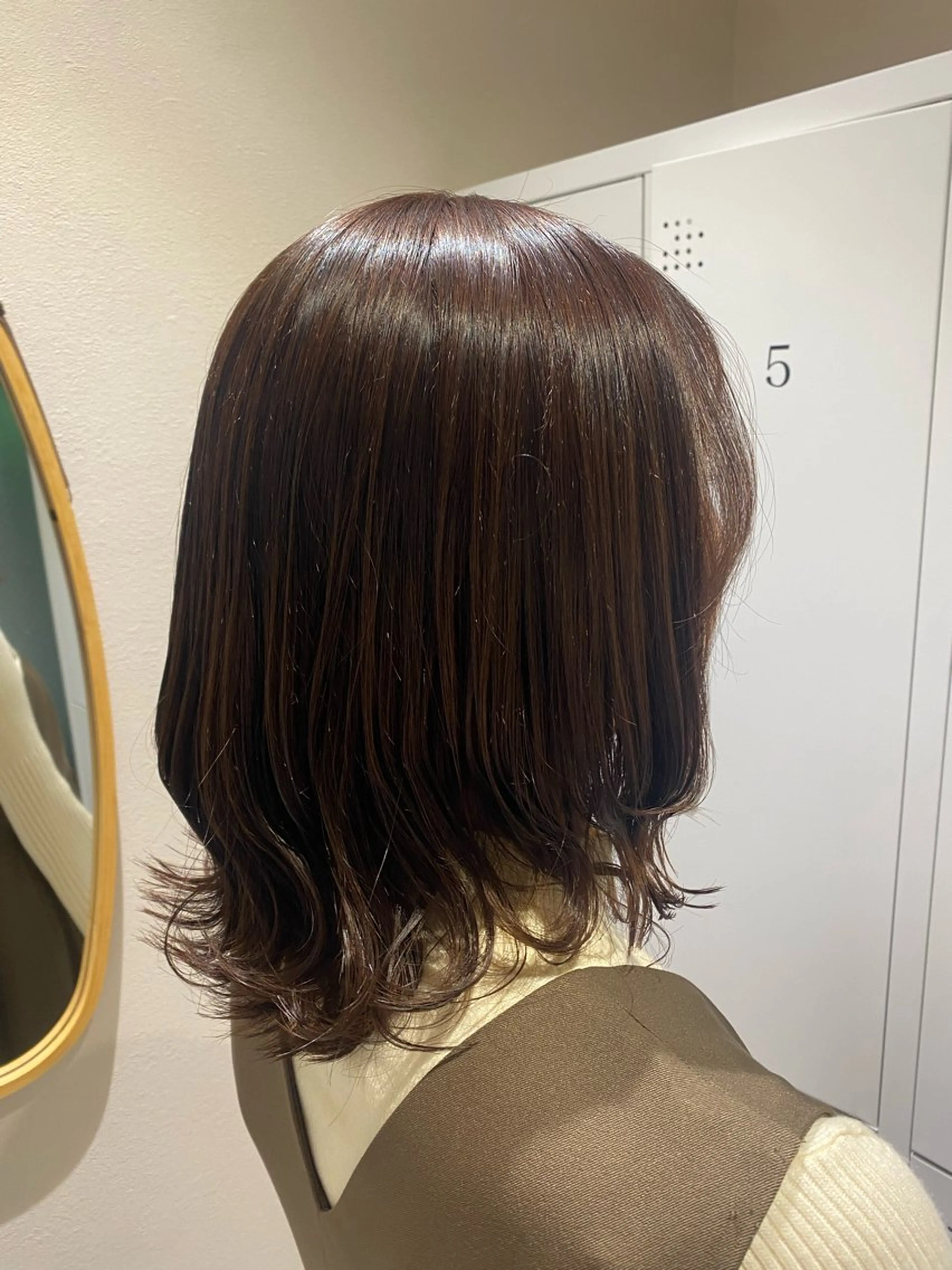 ミディアム カラー パーマ ハイトーン/推しカラ ー⛓💜ゆららのヘアスタイル