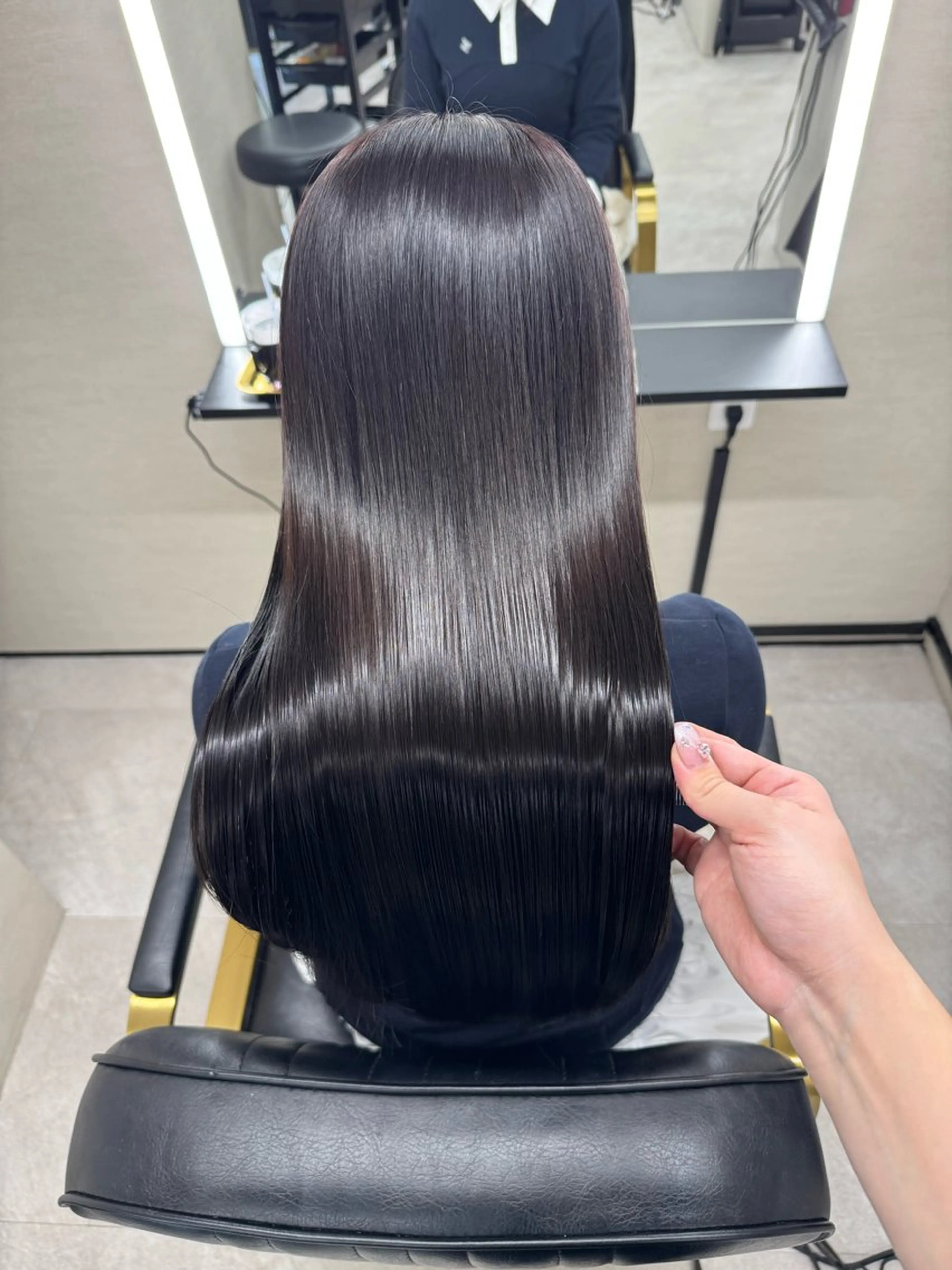 セミロング 縮毛矯正 ARCHE-OSAKA所属・髪質改善サロン 南船場　みおのヘアスタイル