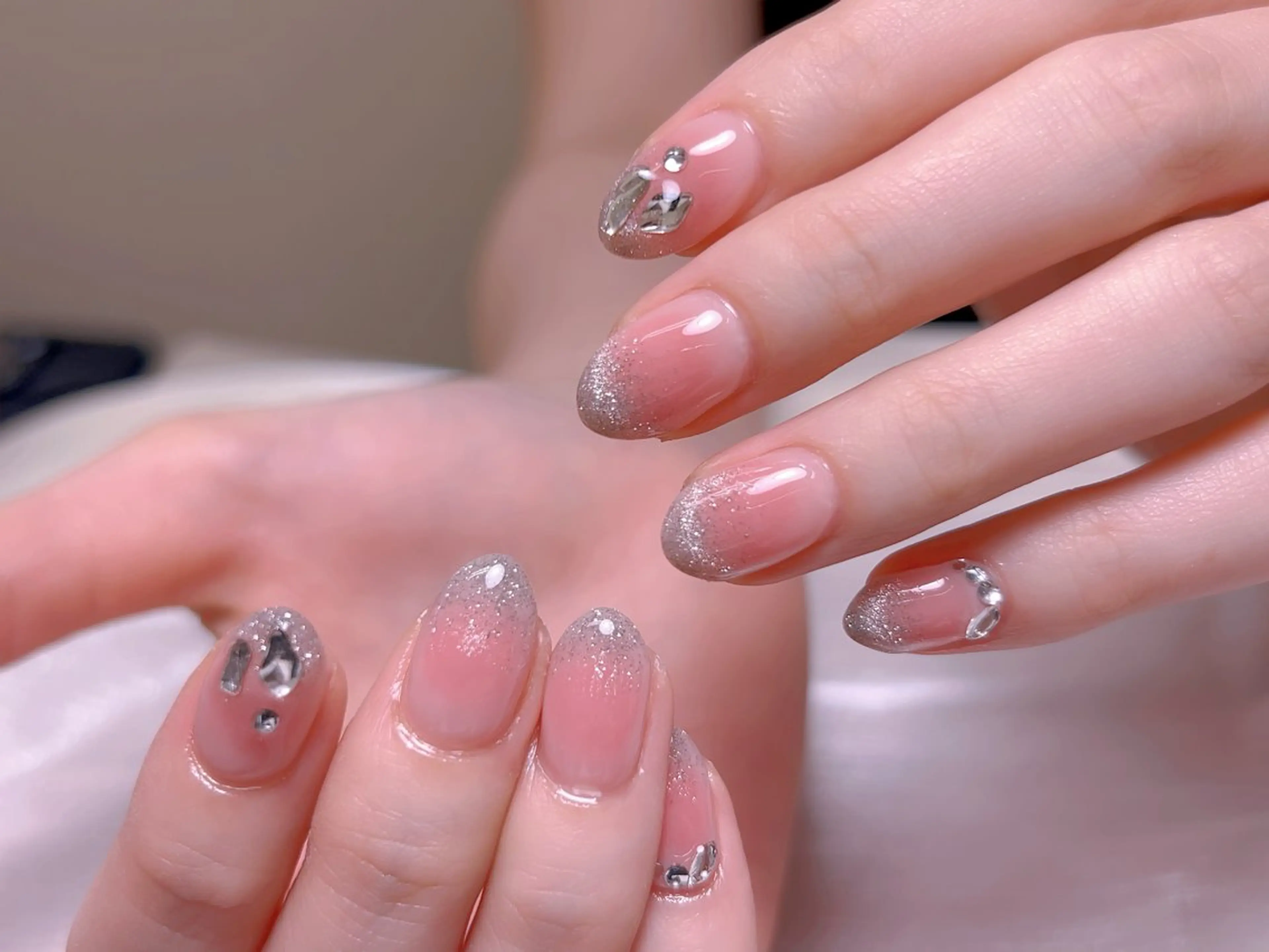 ネイル フレンチネイル ジェルネイル グラデーション 韓国ネイル マグネットネイル ハンドネイル 【長さ出し】 IRIS NAILのネイルデザイン