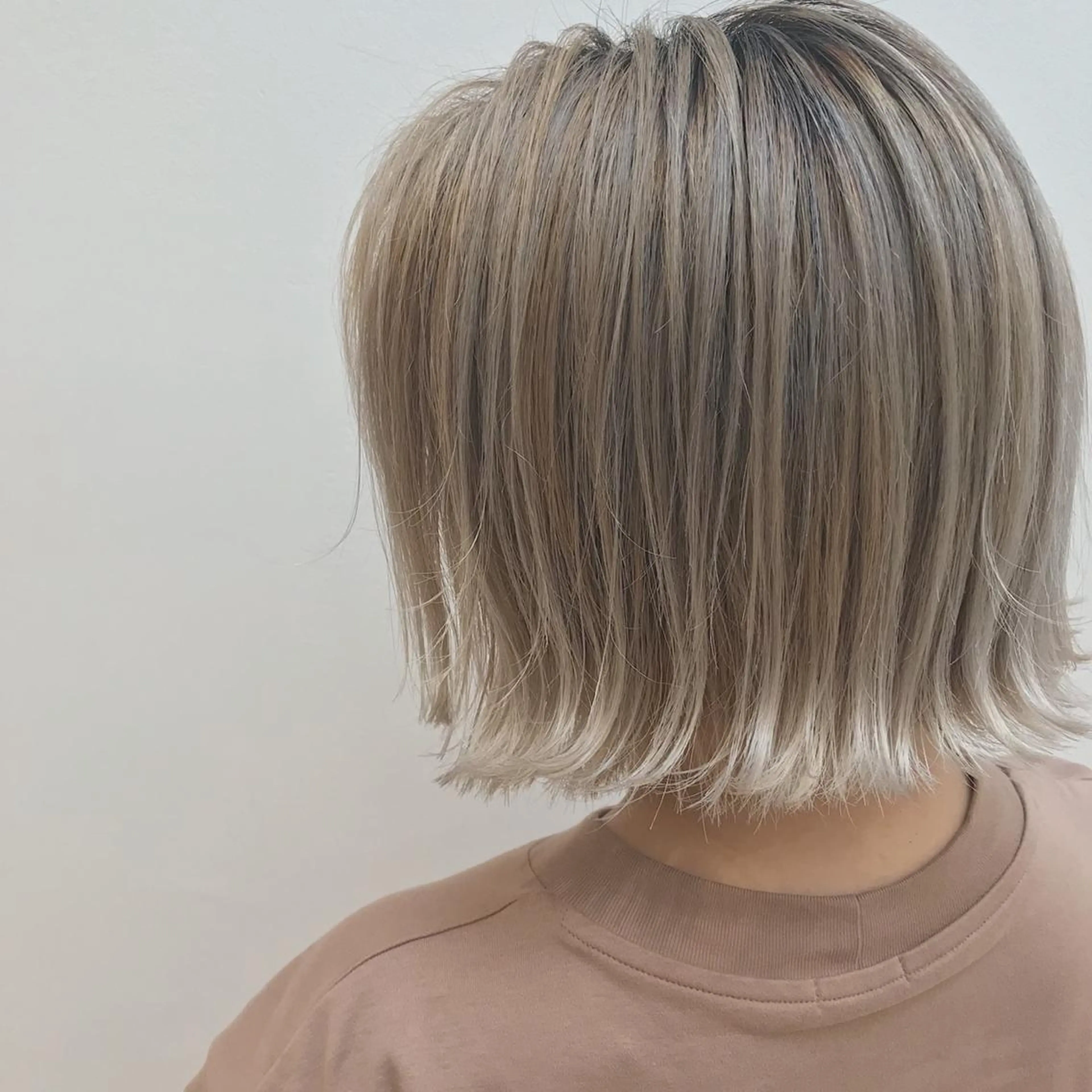 ショート カラー ハイトーンカラー 韓国風愛されヘア 🇰🇷RITO🎀のヘアスタイル