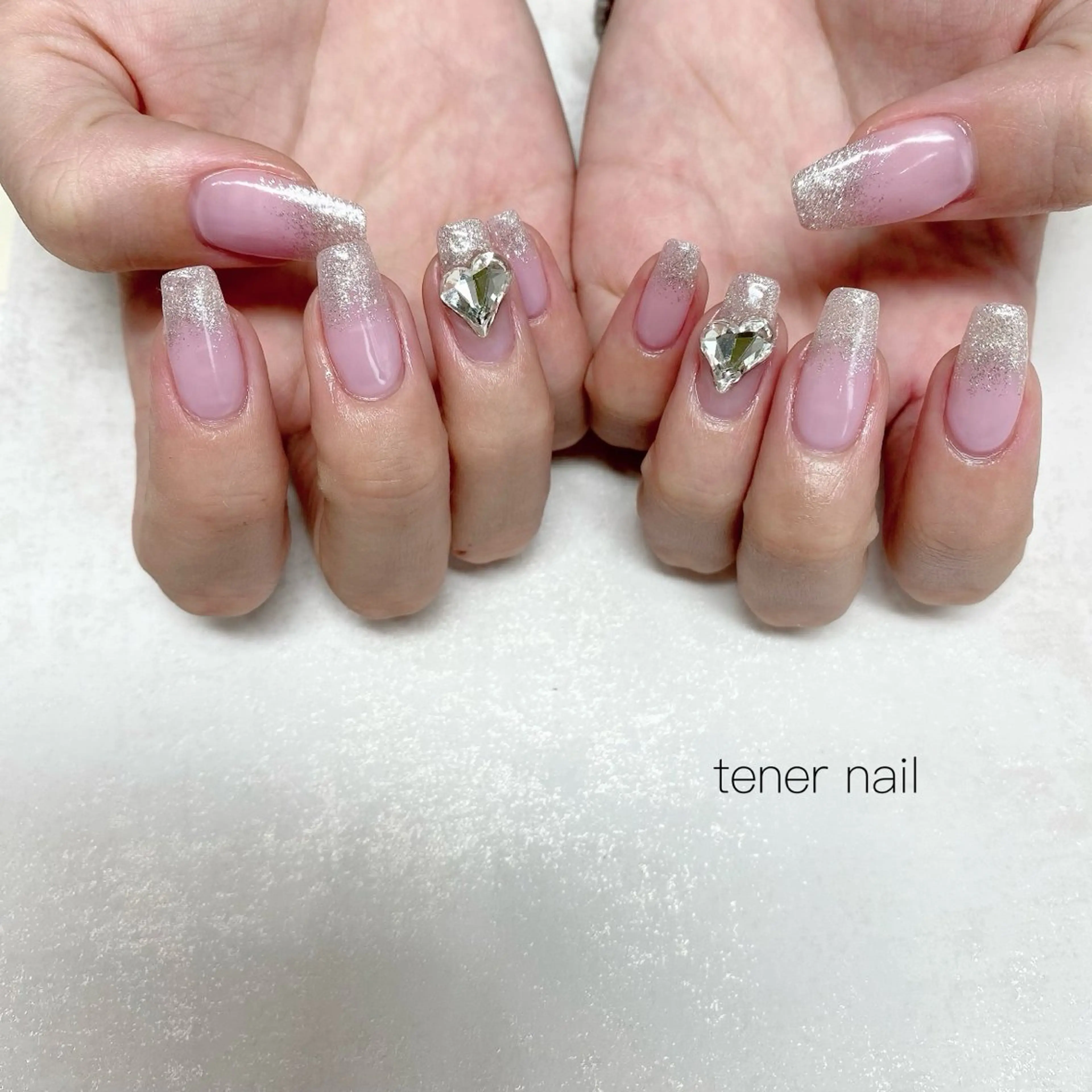 ネイル グラデーション ハート ハンドネイル tener  nail  テネルネイル所属・テネルネイル tener nailのネイルデザイン
