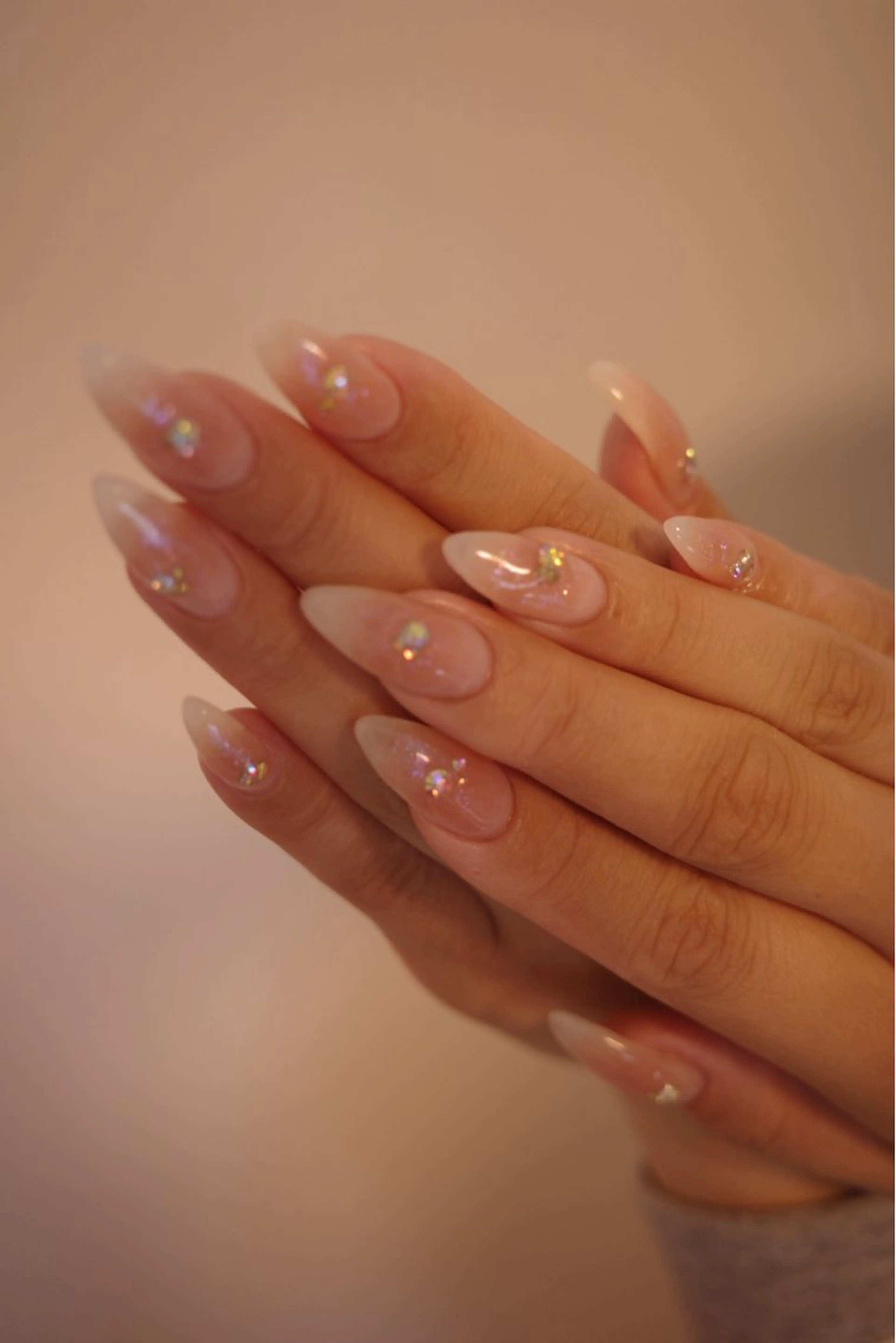 ネイル ハンドネイル フットネイル Locèlon .のネイルデザイン