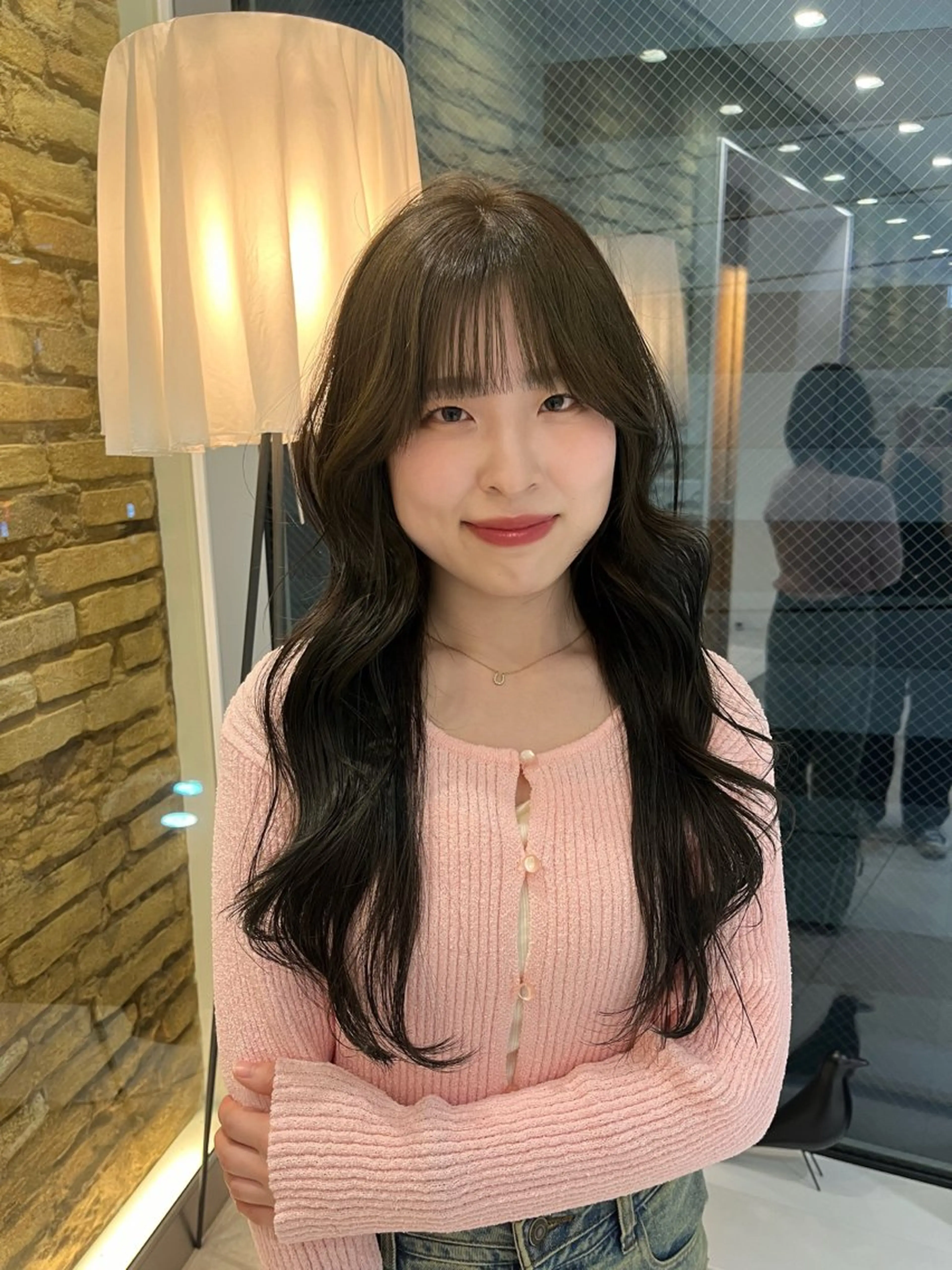 ロング レイヤーカット hair make BEHIVE ichibancho AVEDA所属・渡邉  日向子 ・レイヤー、縮毛矯正のヘアスタイル