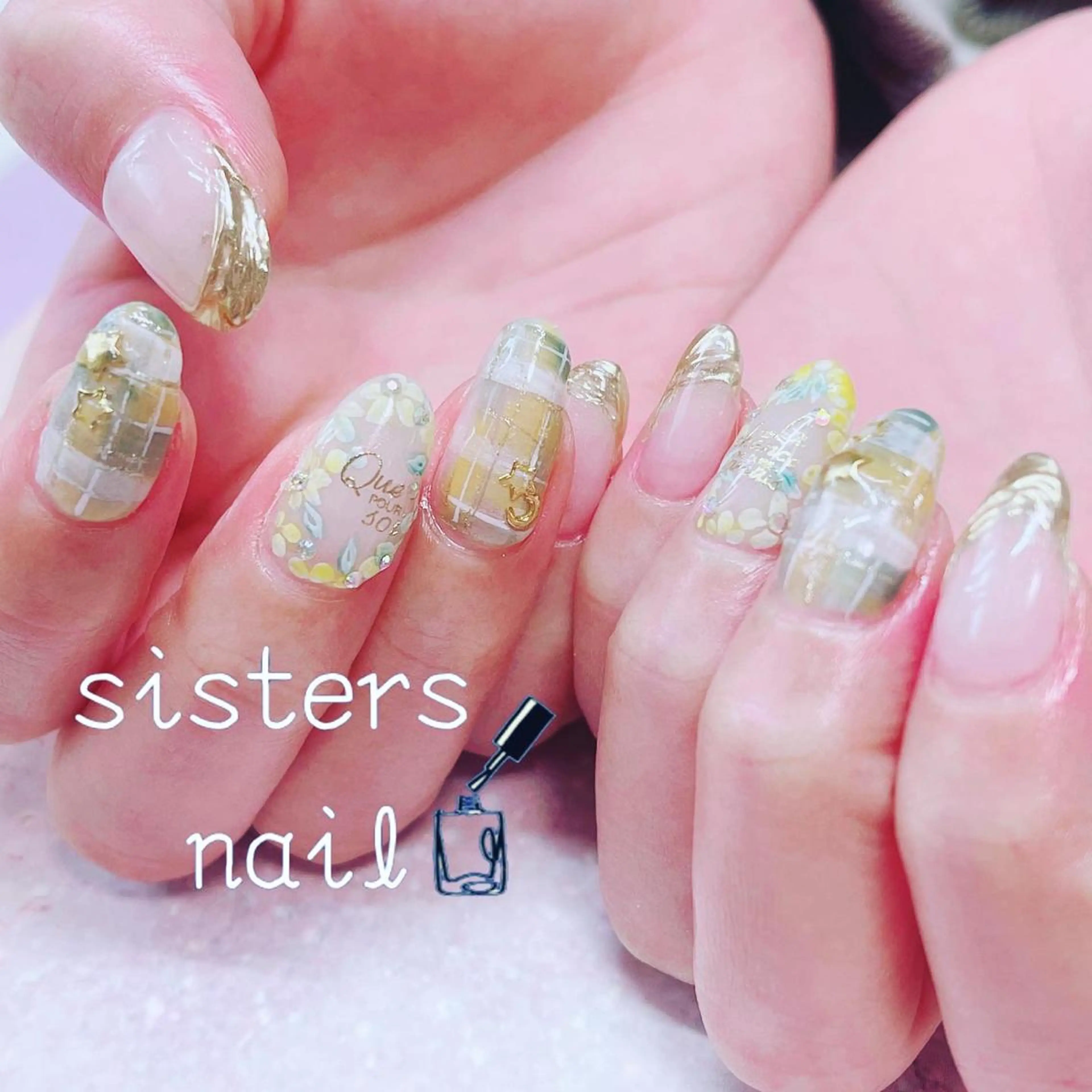 ネイル アートネイル フラワーネイル グリーン ニュアンスネイル 春ネイル ハンドネイル ハンドケア sisters nail.fのネイルデザイン