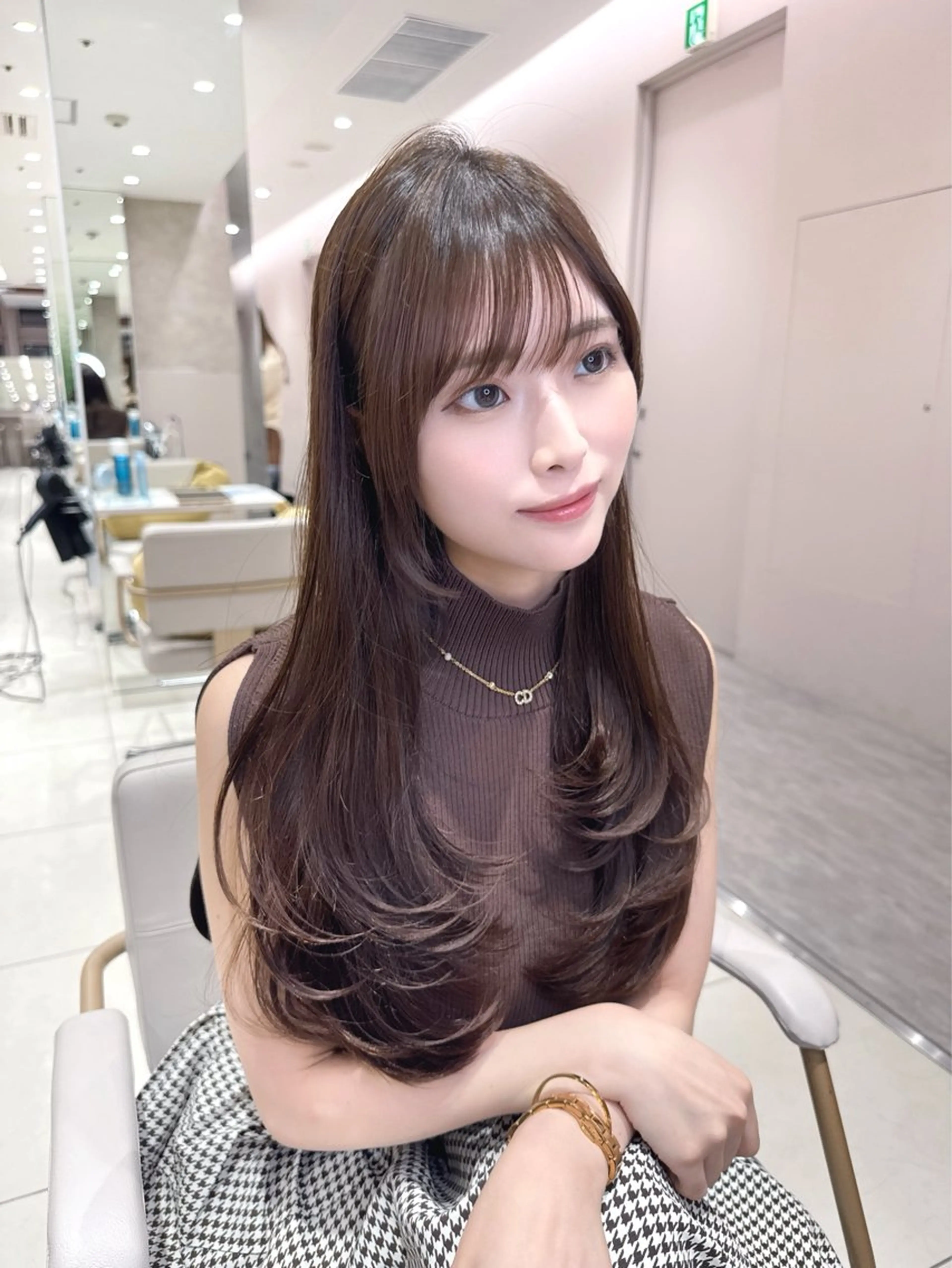 セミロング カラー カット ヘアカラー トリートメント ヘッドスパ ヘアセット 韓国ヘア/レイヤー/ 顔まわり/りょーとのヘアスタイル