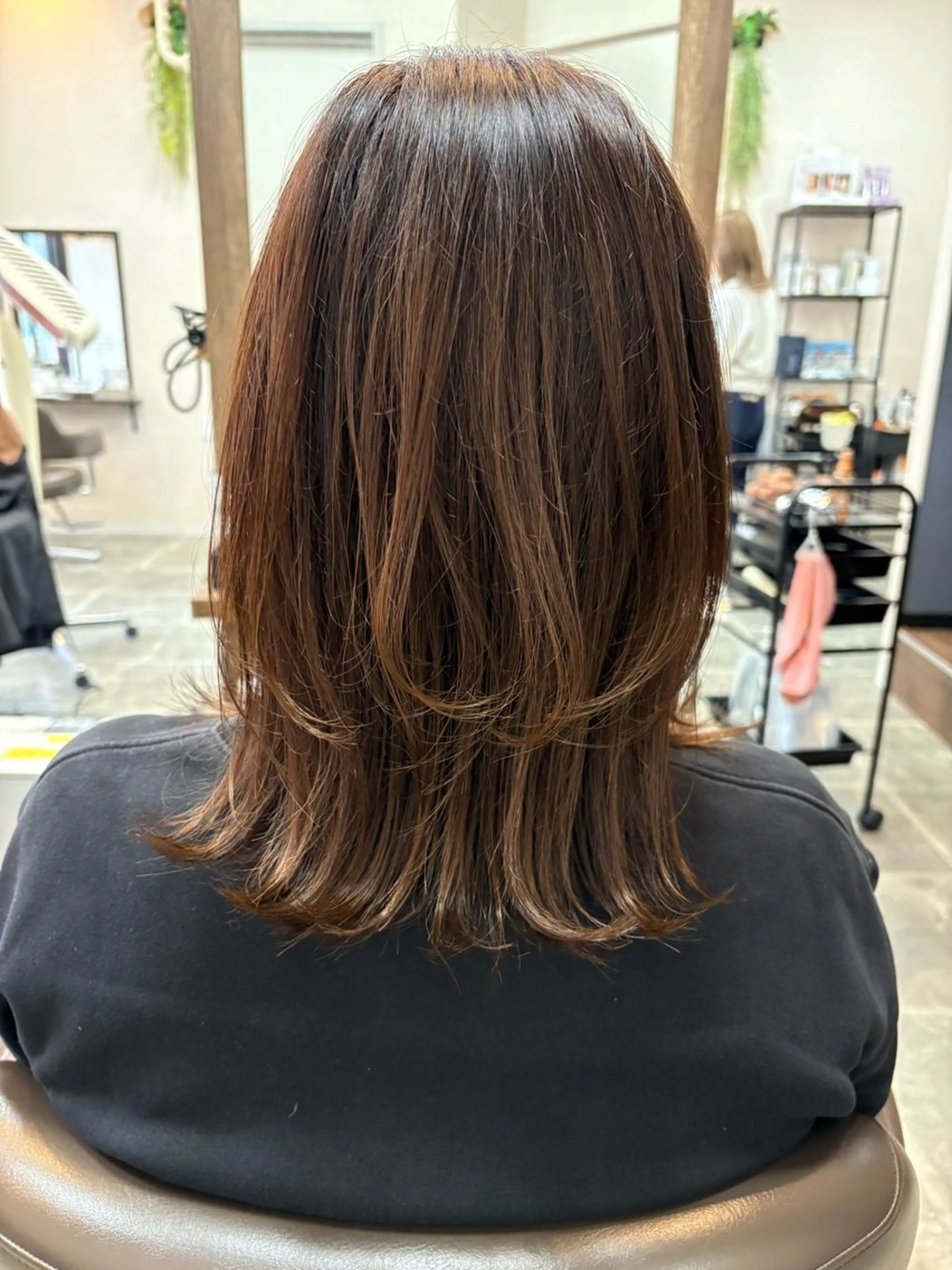 セミロング 野崎 由理のヘアスタイル