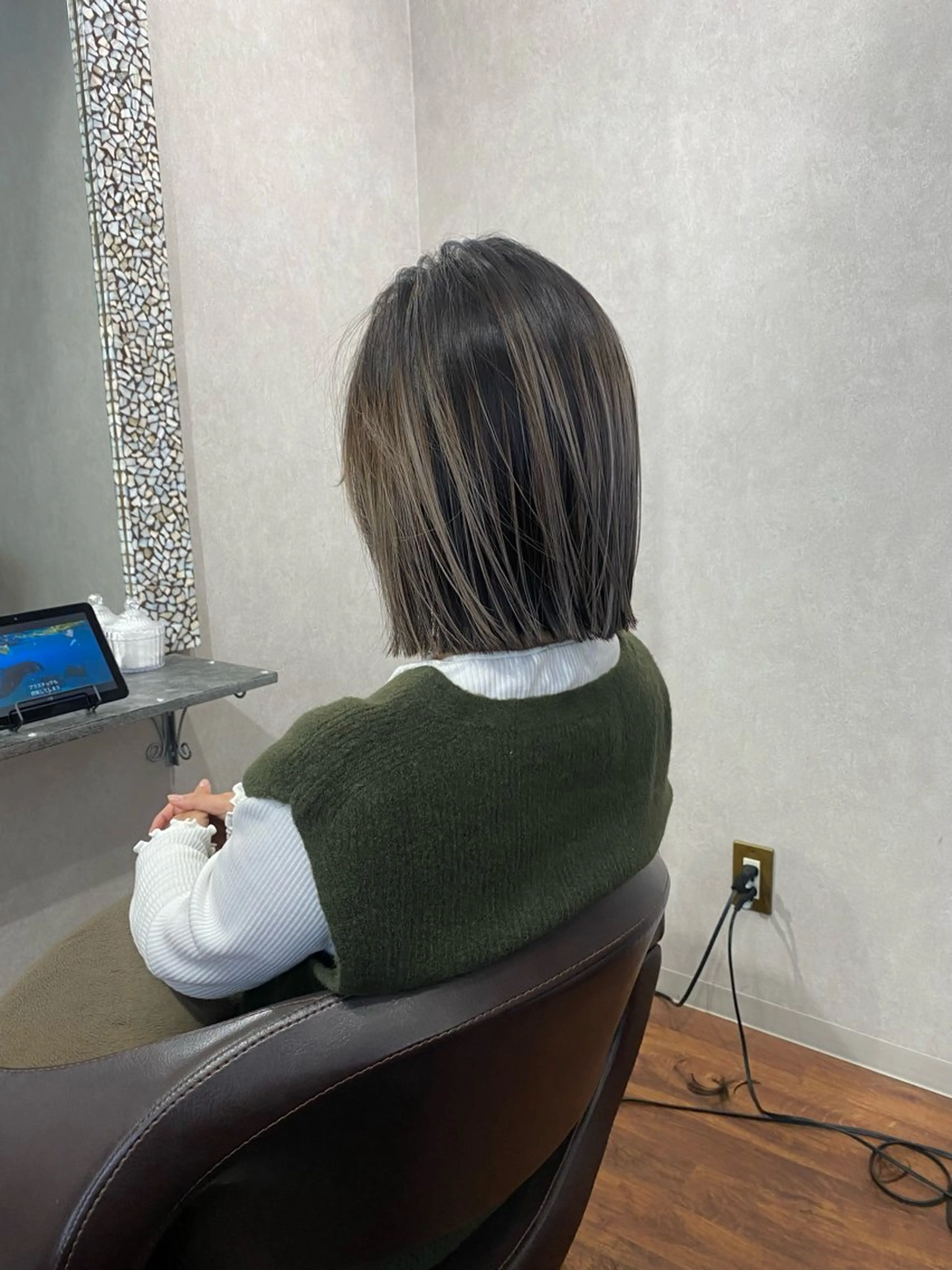 ミディアム _White所属・ＳＨＩ ＺＵのヘアスタイル