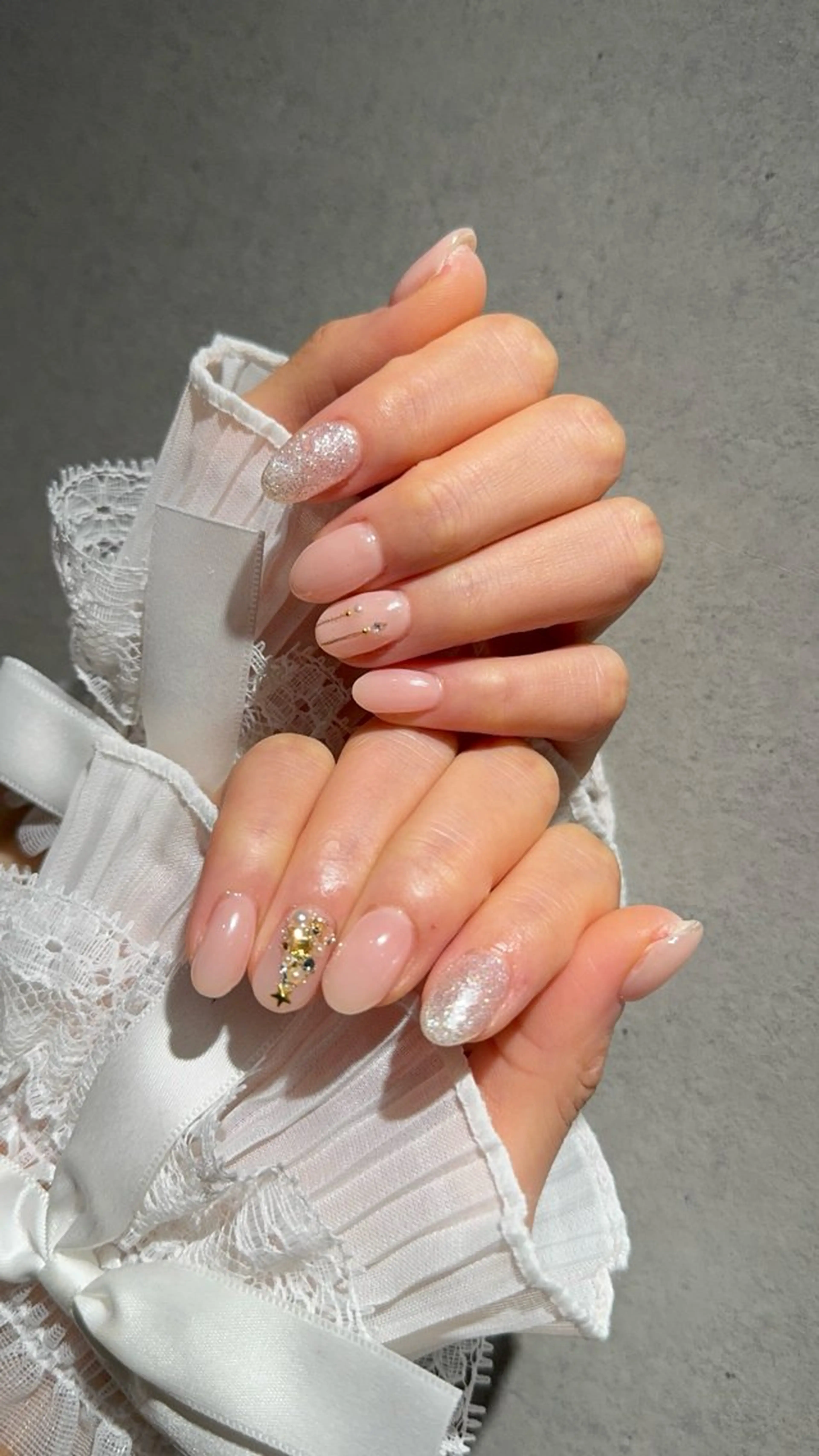 ネイル 冬ネイル クリスマス I-nailロング /ワンホン/キラキラのネイルデザイン