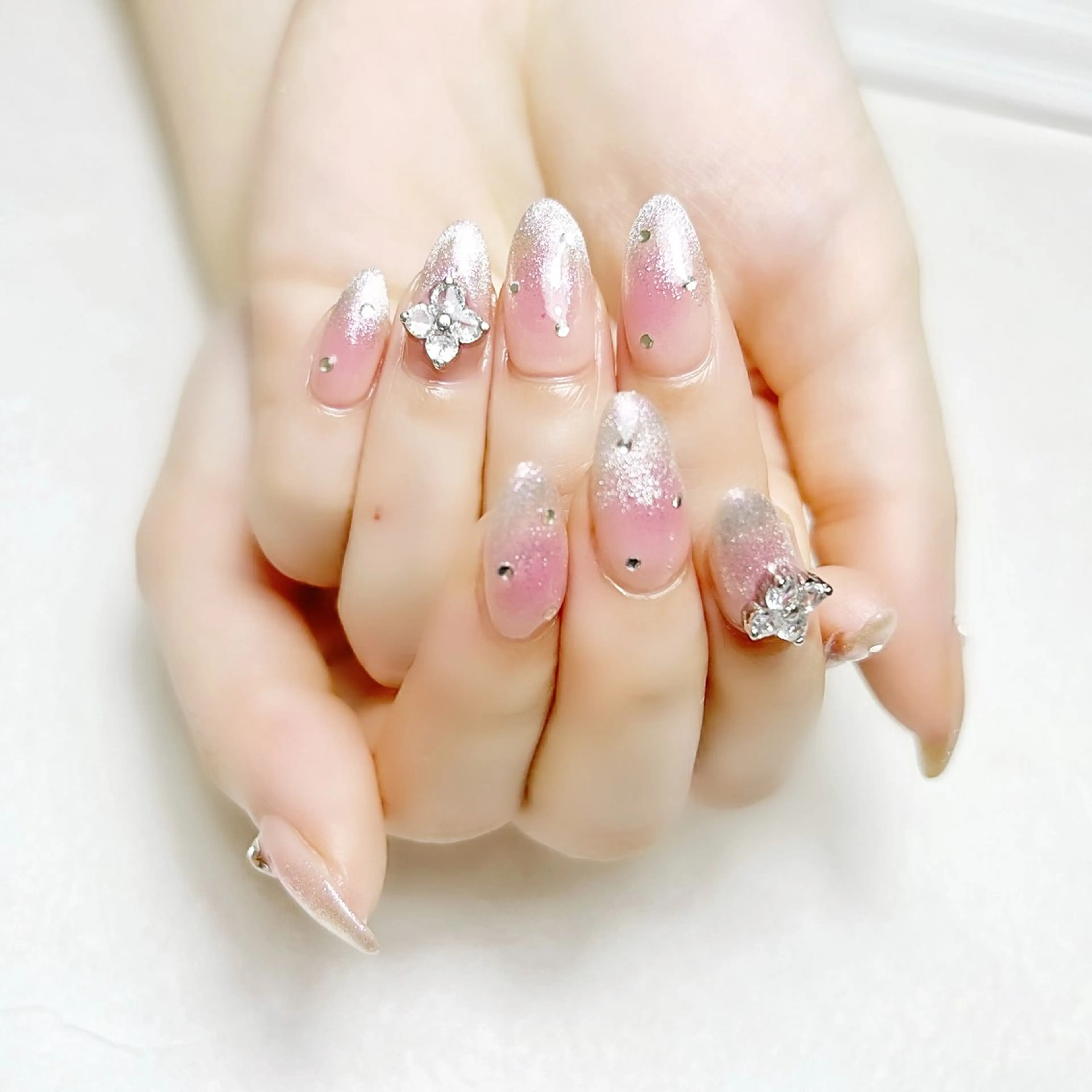 ネイル チークネイル マグネットネイル ピンク ワンホンネイル rouse nail RISATOのネイルデザイン