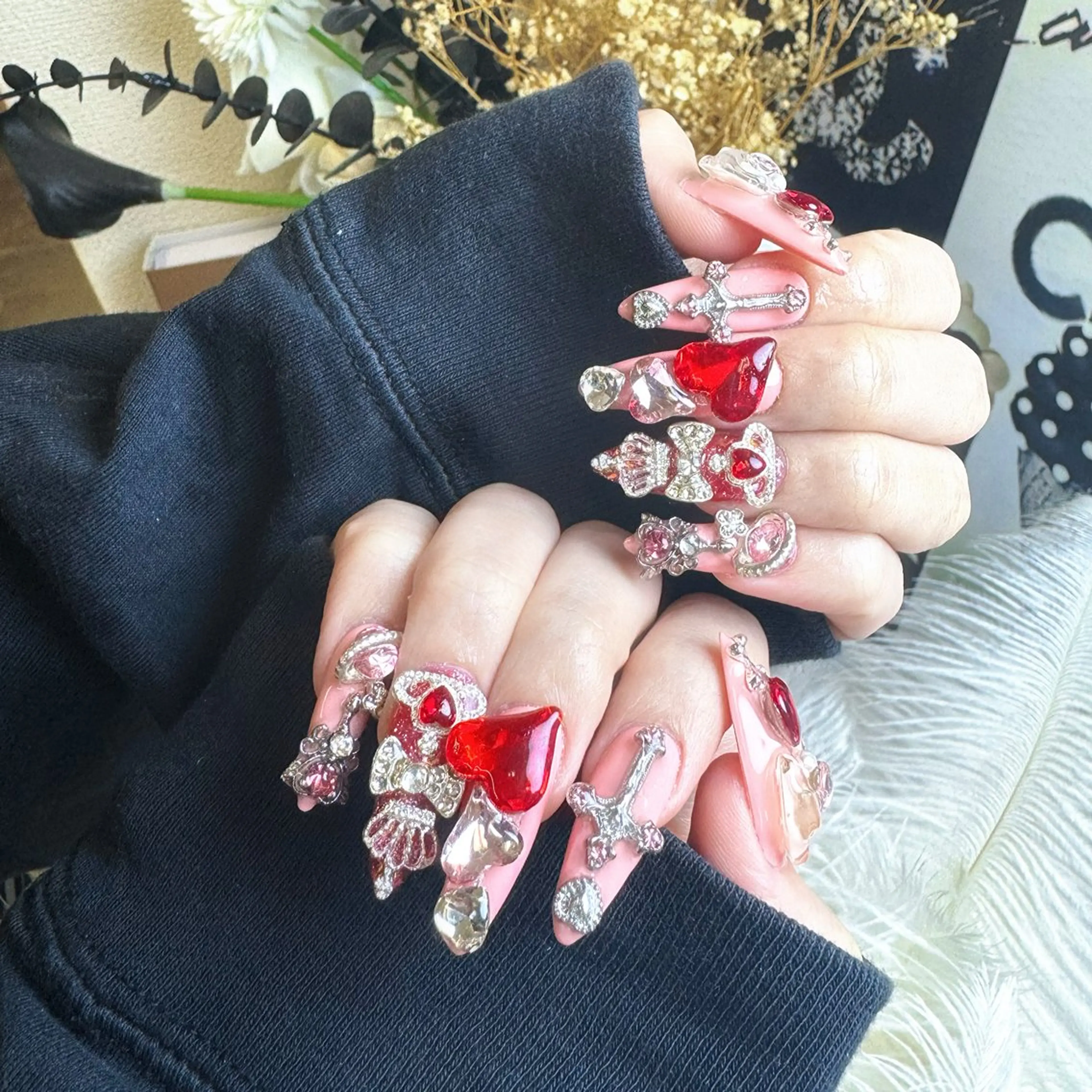 ネイル チークネイル クリアネイル ガーリー グラデーション キラキラネイル ハンドネイル NailPrincess所属・princess スカルプ専門店のネイルデザイン