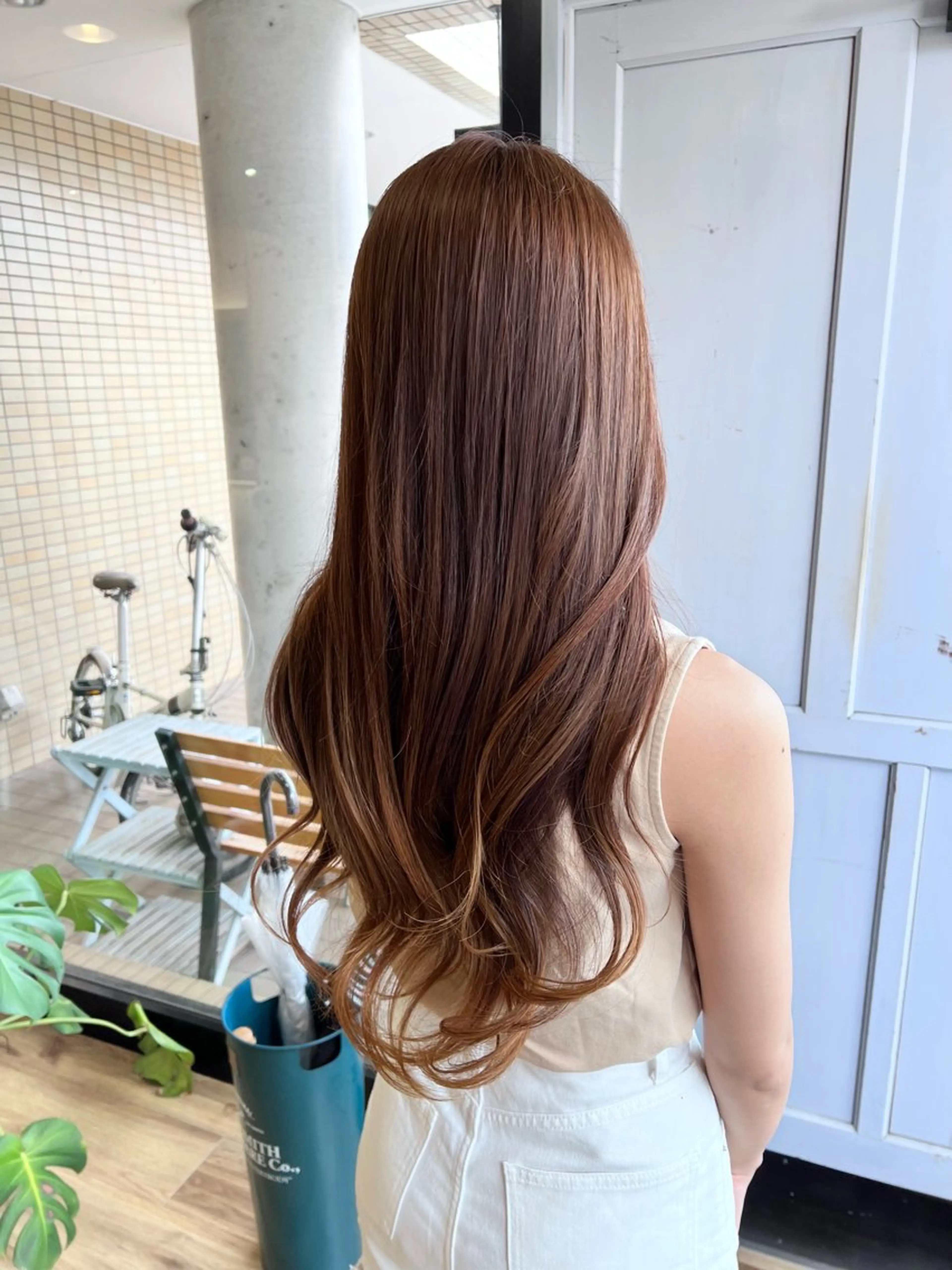 ロング カラー アッシュ ベージュカラー ヘアカラー トリートメント ツキダテ ユイのヘアスタイル