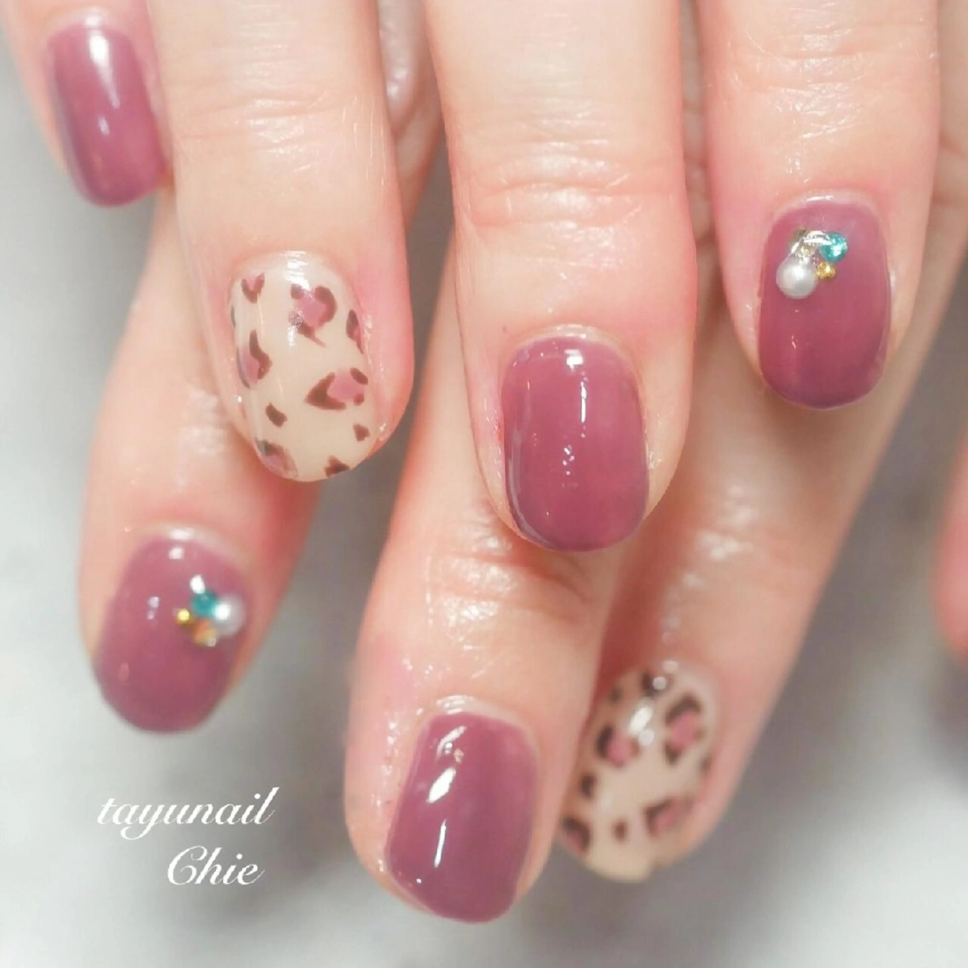 ネイル アニマル柄 ブルー ジェルネイル パラジェル 冬ネイル ハンドネイル ネイルサロン・ネイルスクール　たゆnail所属・ネイルサロン 【たゆnail】のネイルデザイン