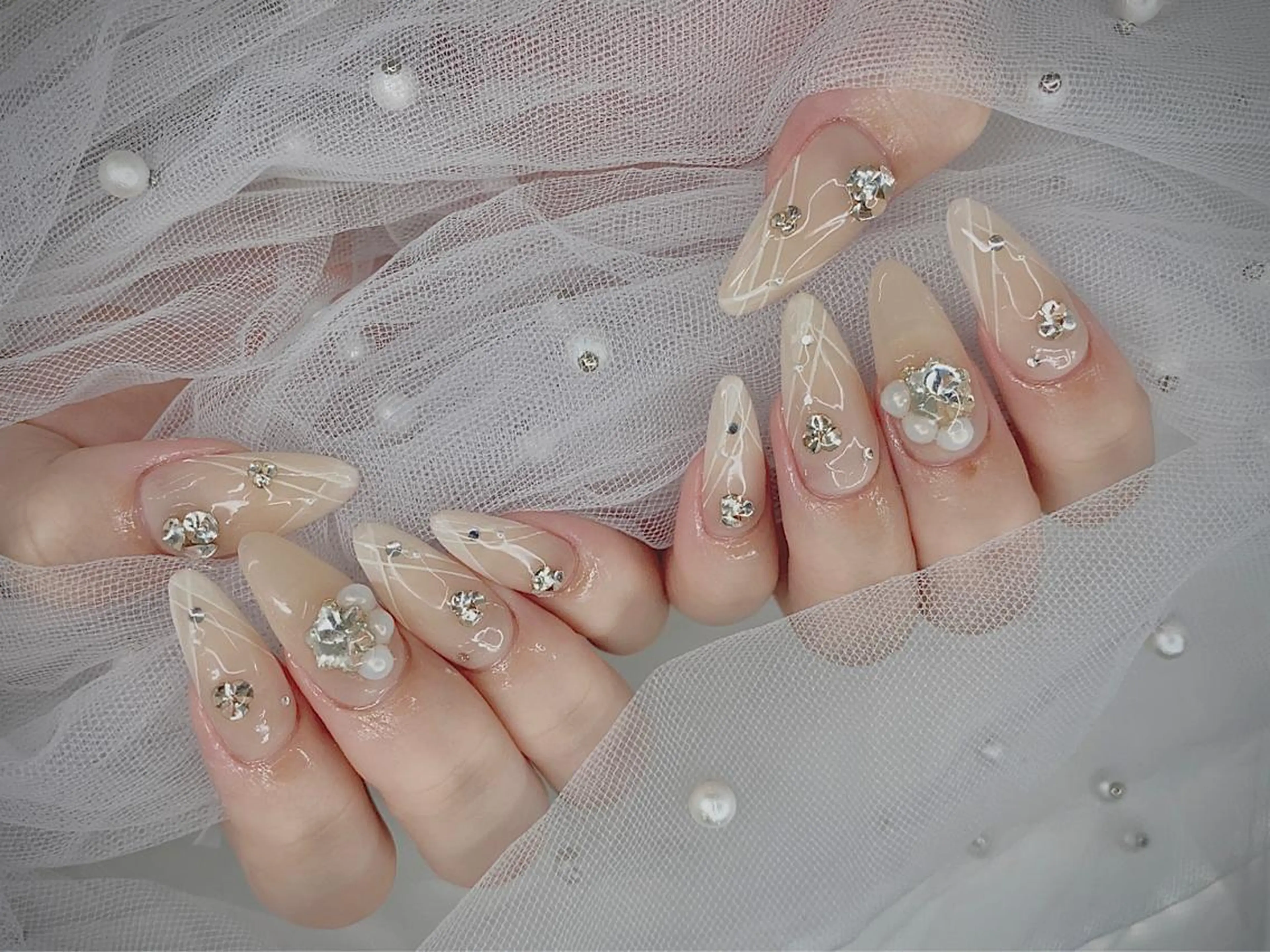 ネイル フレンチネイル ワンホンネイル I-nailロング /ワンホン/キラキラのネイルデザイン