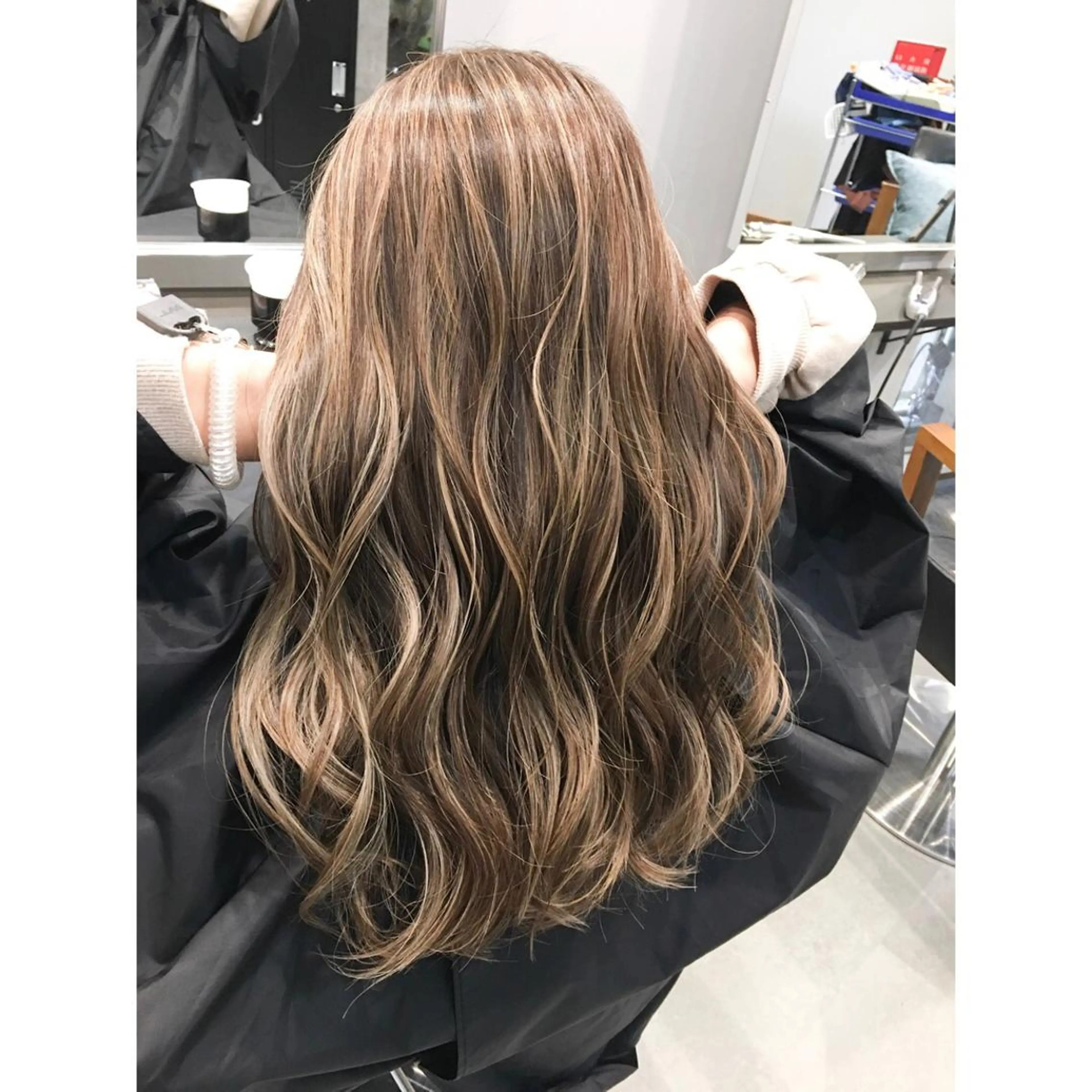 セミロング カラー ヘアアレンジ ネイル マツエク・マツパ ベージュカラー ハイライトカラー ハイライト ヘアカラー トリートメント 井上 一平のヘアスタイル