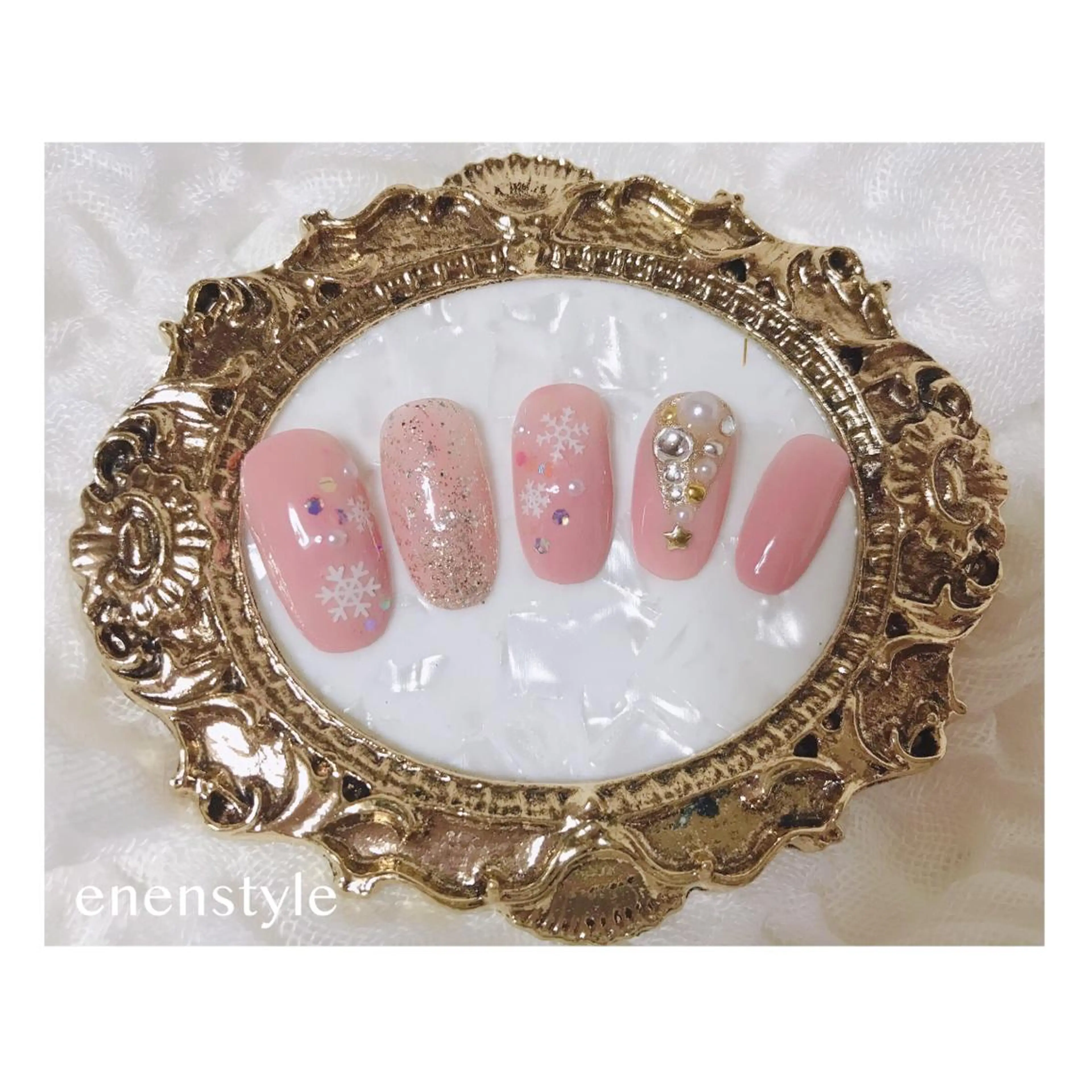 ショート ネイル クリスマス ジェルネイル ニュアンスネイル オフィスネイル ワンカラーネイル ハンドネイル 👑enen style👑のネイルデザイン