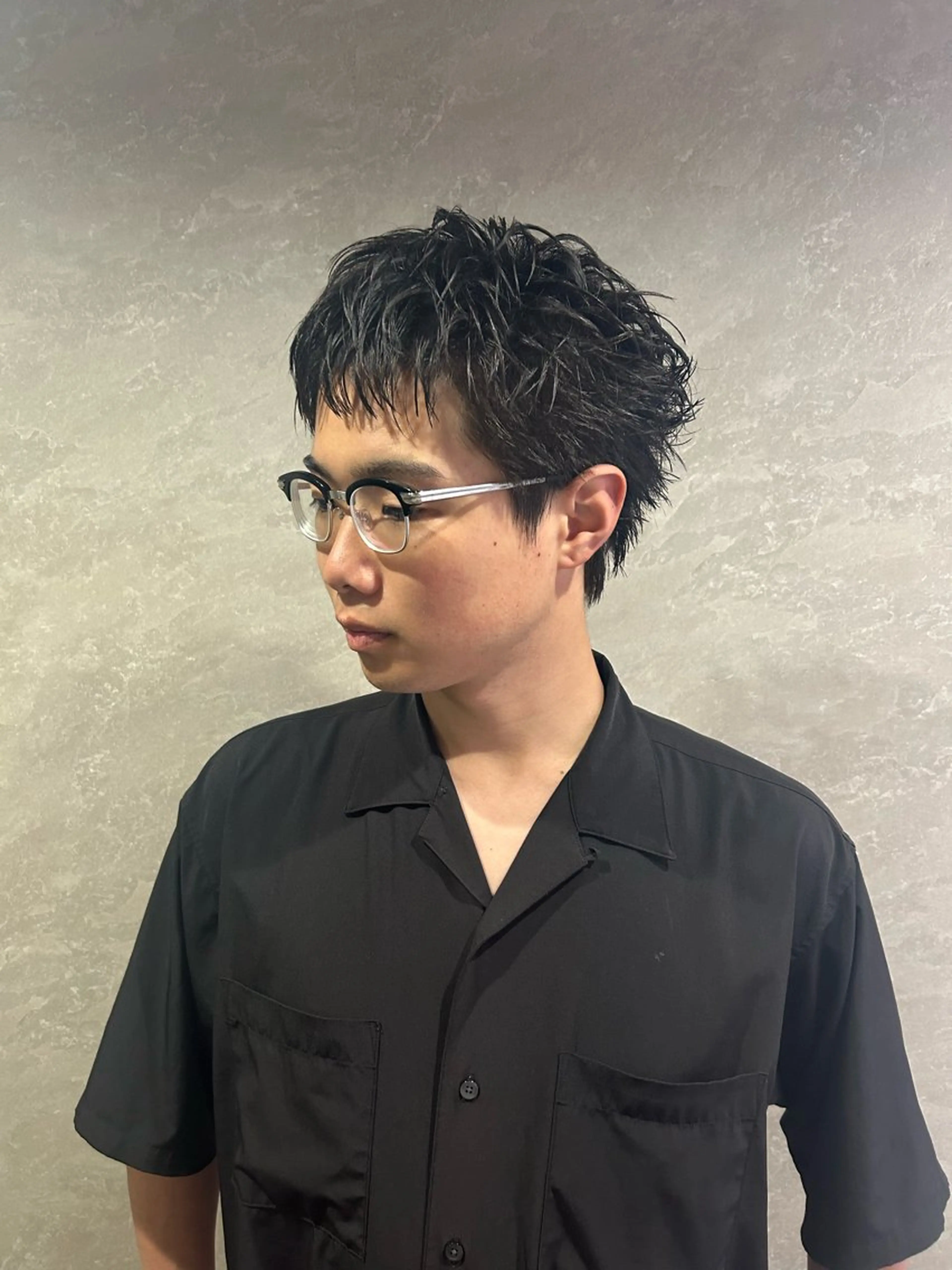 メンズ 新宿 韓国 シャドウパーマ 志龍のヘアスタイル