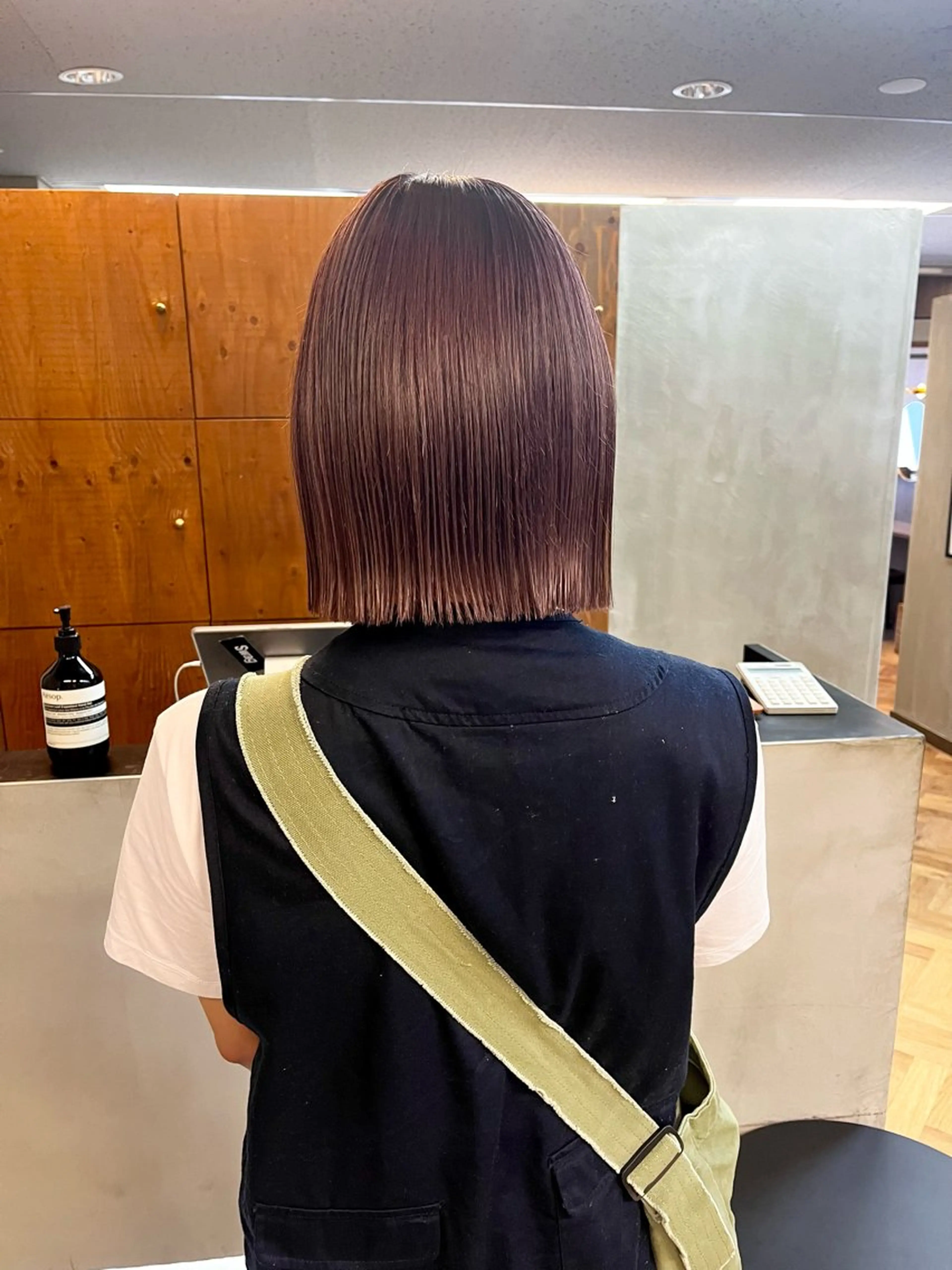 ショート カラー ヘアアレンジ ブリーチ esu西梅田所属・ena/ブリーチなし 透け感ベージュ🎀のヘアスタイル