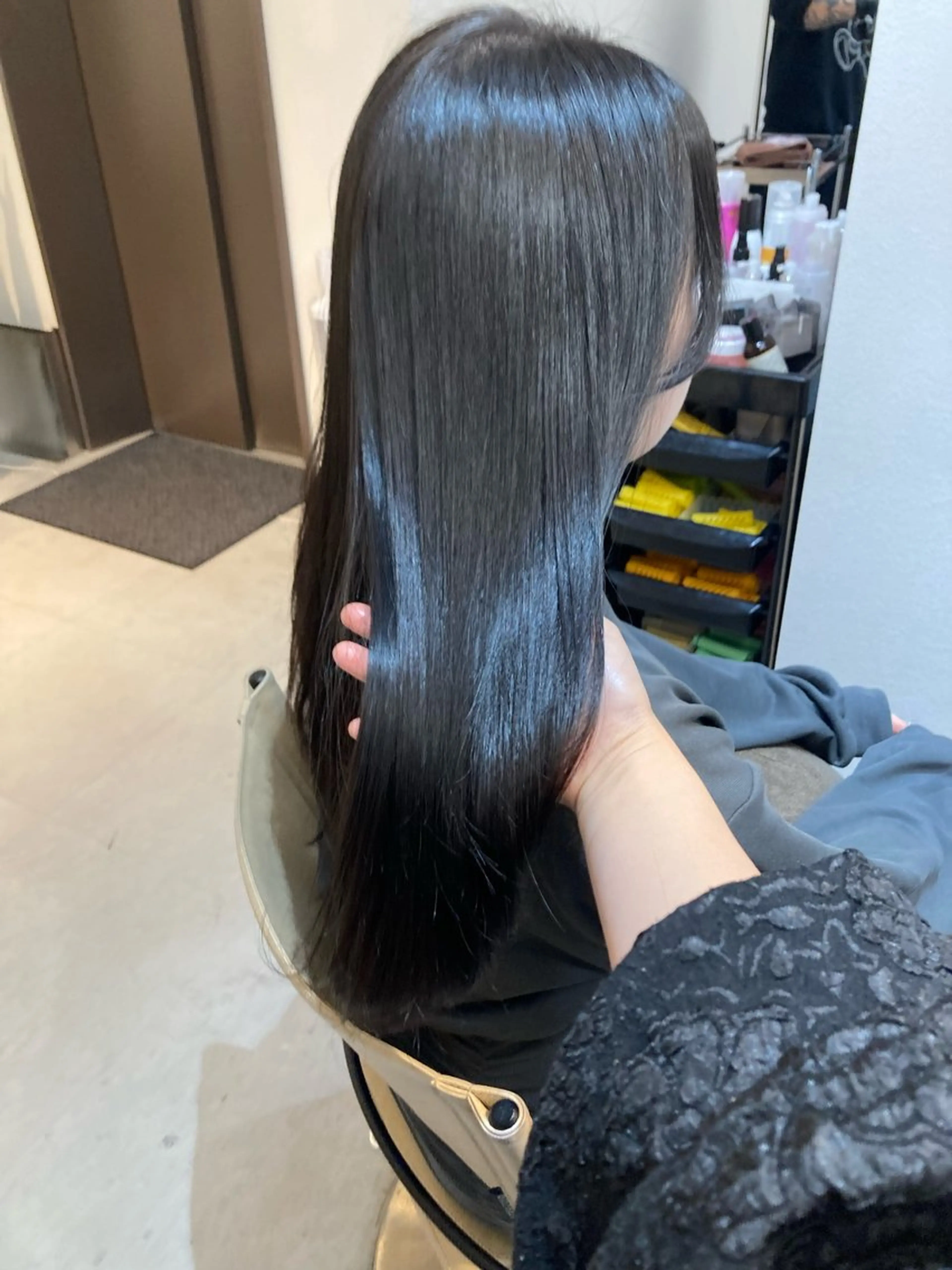 セミロング カット ヘアカラー トリートメント ✨色持ちの良い艶 カラー✨蟹江真世のヘアスタイル