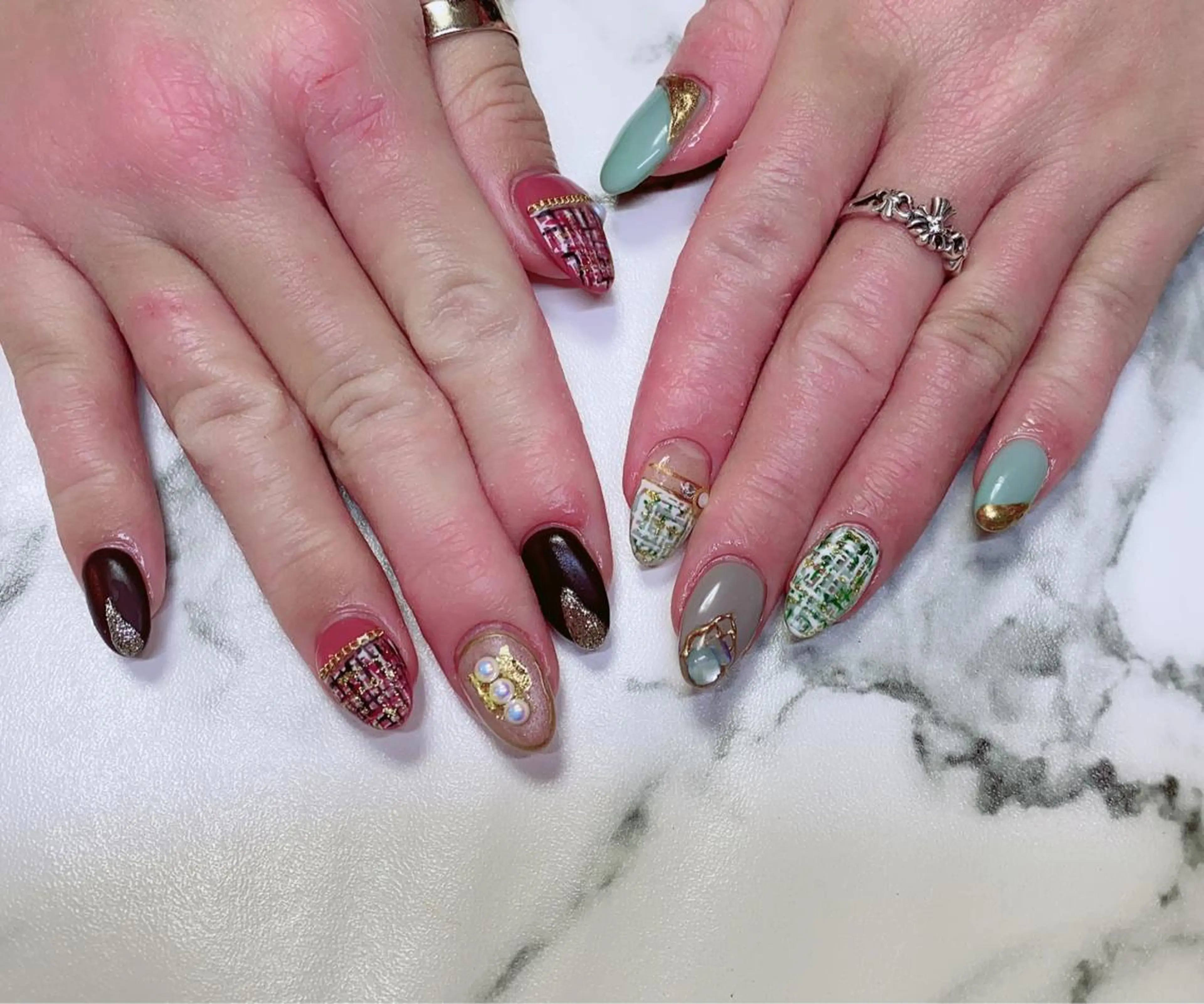 ロング カラー ネイル Q Free nailsのネイルデザイン