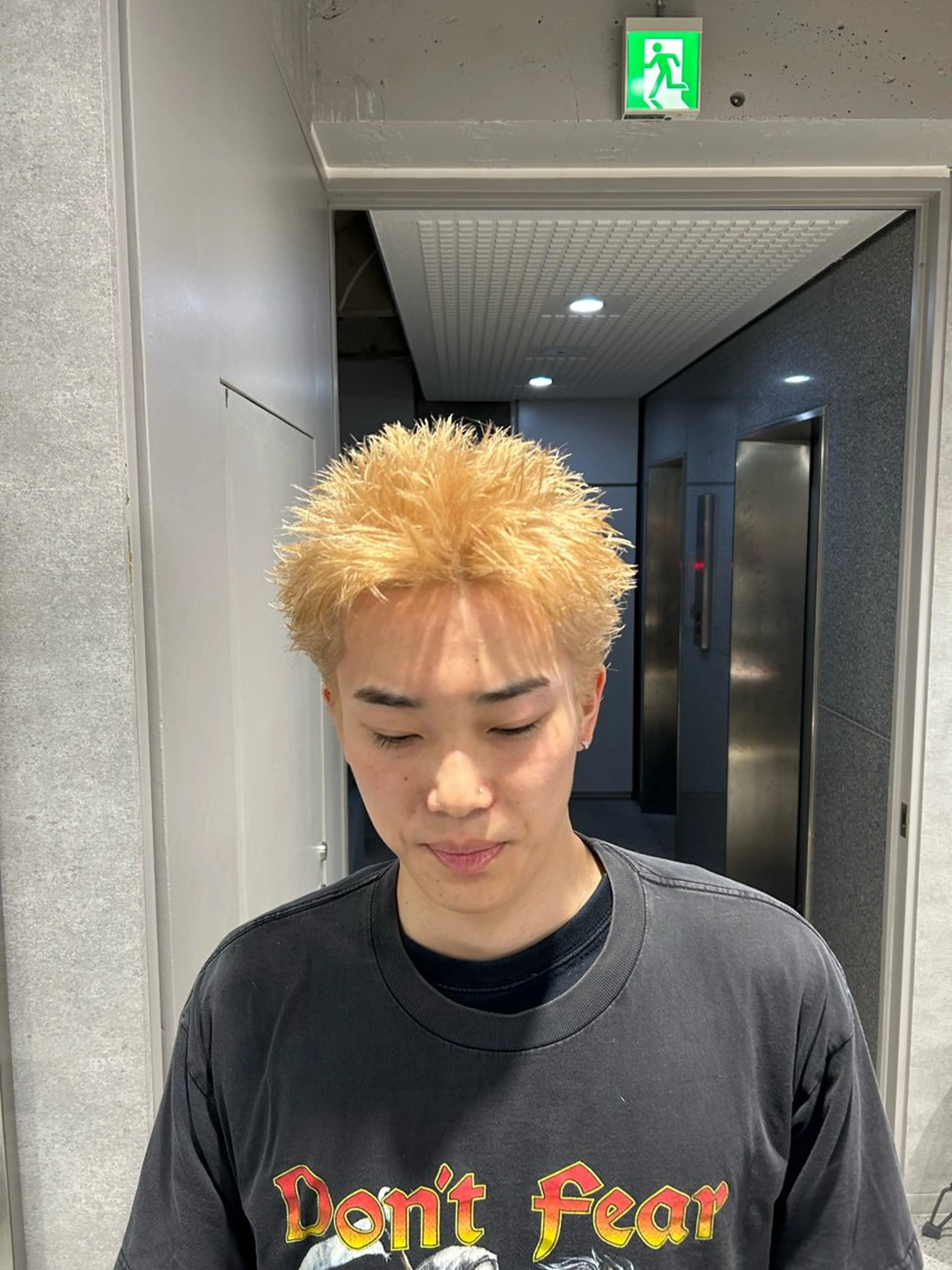 ショート カラー パーマ メンズ メンズハイトーン 学生（メンズ向け） スパイキーショート ハイトーンカラー 学生 カット ヘアカラー 🔥メンズ 特化🔥菊水皐暉🔥のヘアスタイル