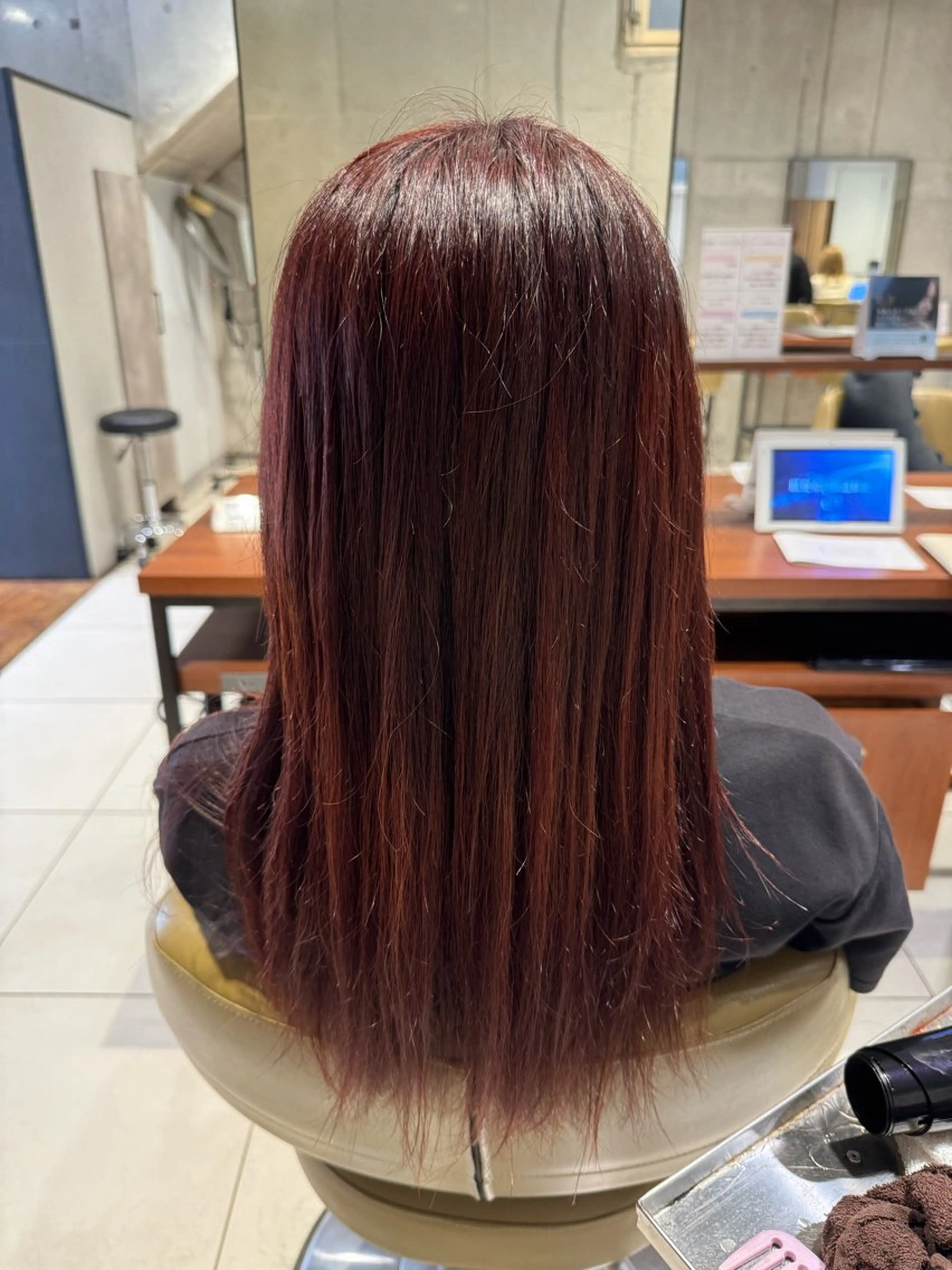 カラー レッドカラー ヘアカラー トリートメント 艶カラー 梨菜💜のヘアスタイル