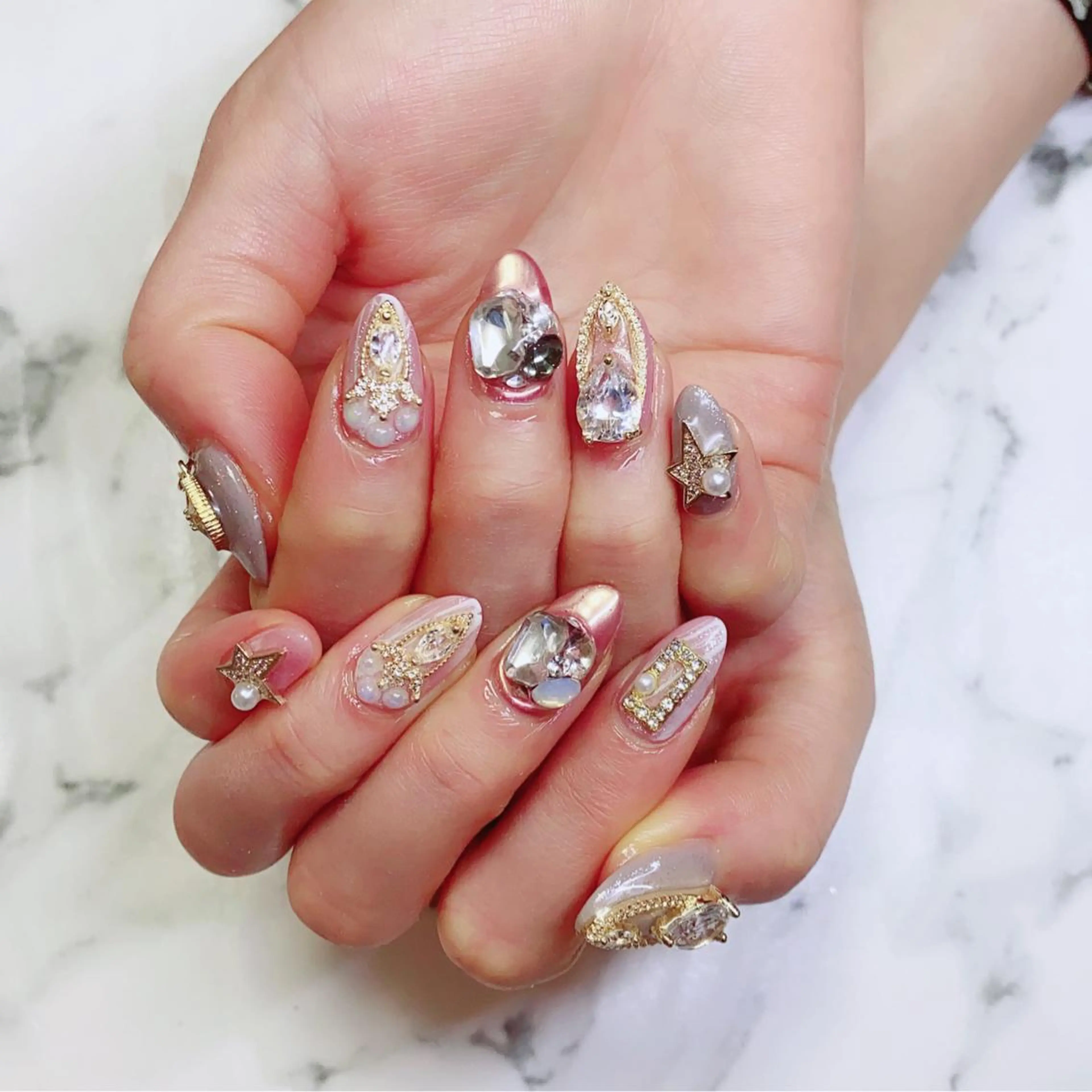 ロング カラー ネイル Q Free nailsのネイルデザイン