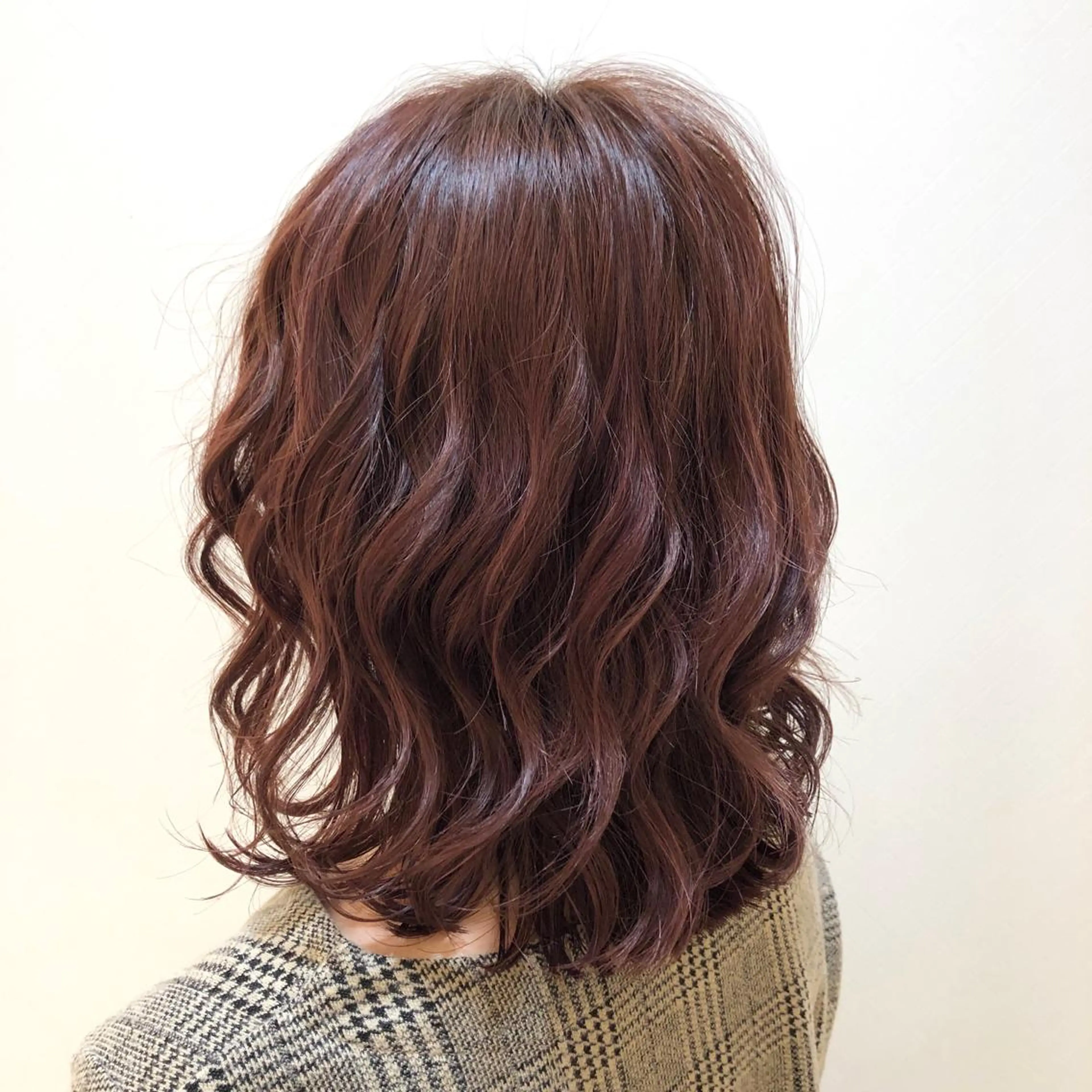 ミディアム カラー イルミナカラー ピンクカラー ピンクパープル パープルカラー カット ヘアカラー トリートメント 🌈ぷる艶カラー🌈 髪質改善👑柳沼尚貴のヘアスタイル