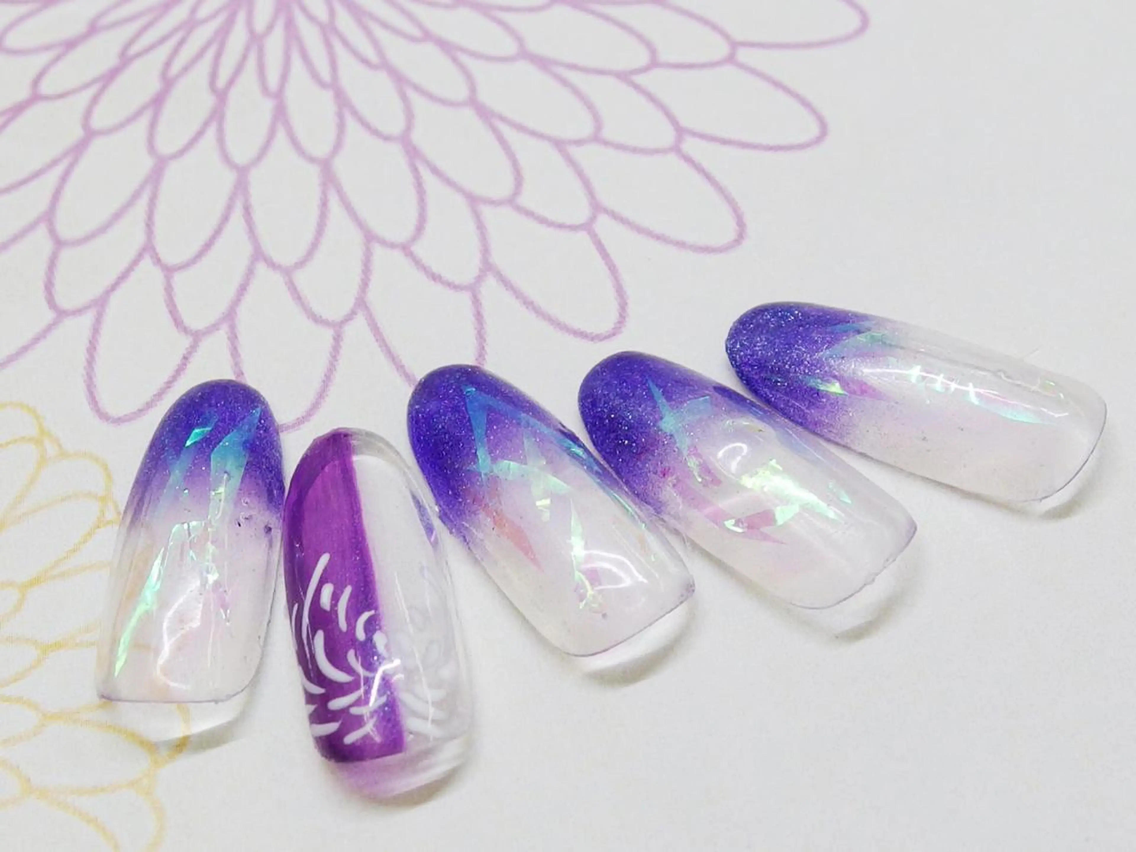 ネイル 成人式 ティーエヌ 金山駅東口店のネイルデザイン