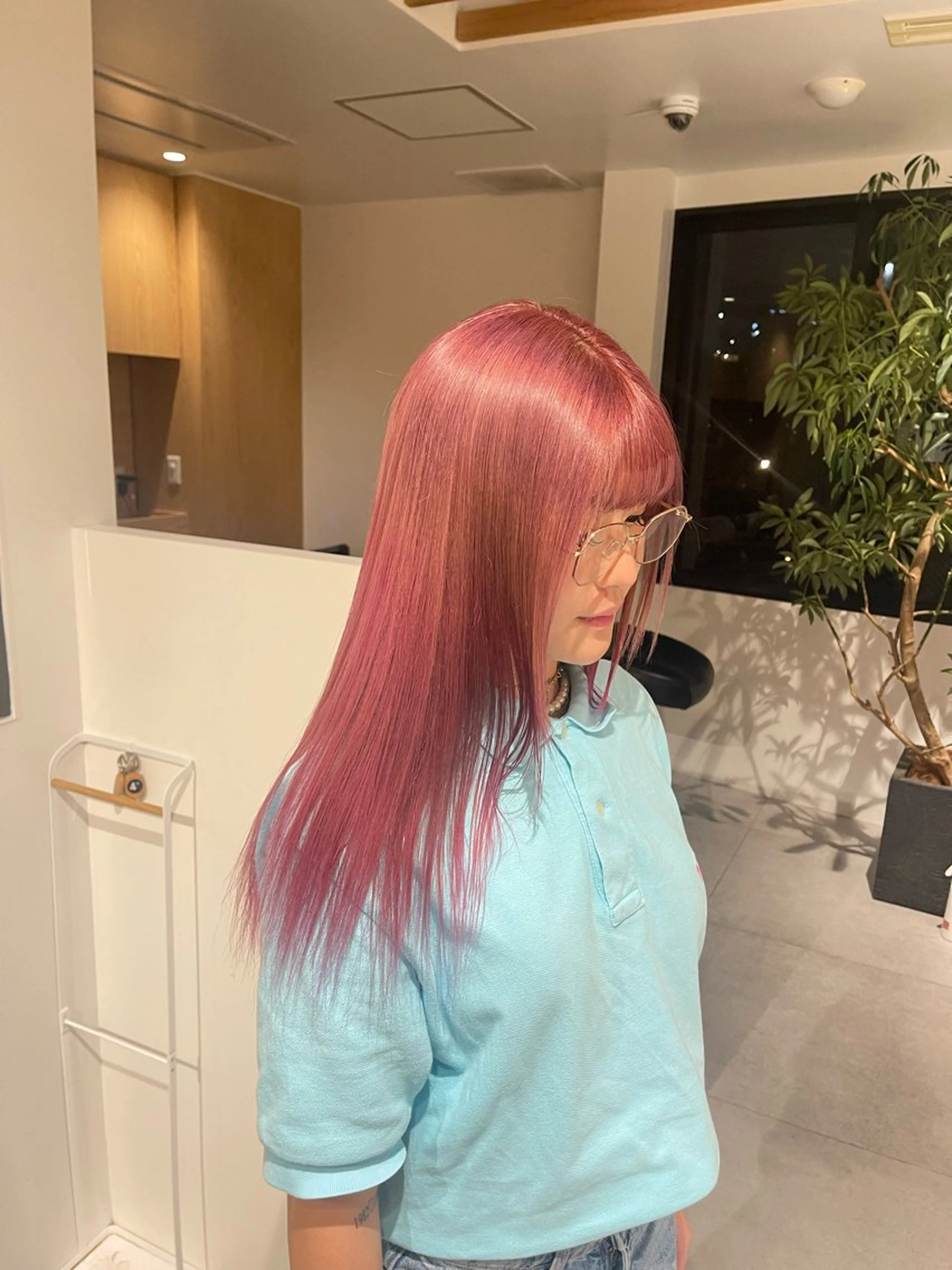 ロング カラー three所属・🦄今西 利音🦄のヘアスタイル