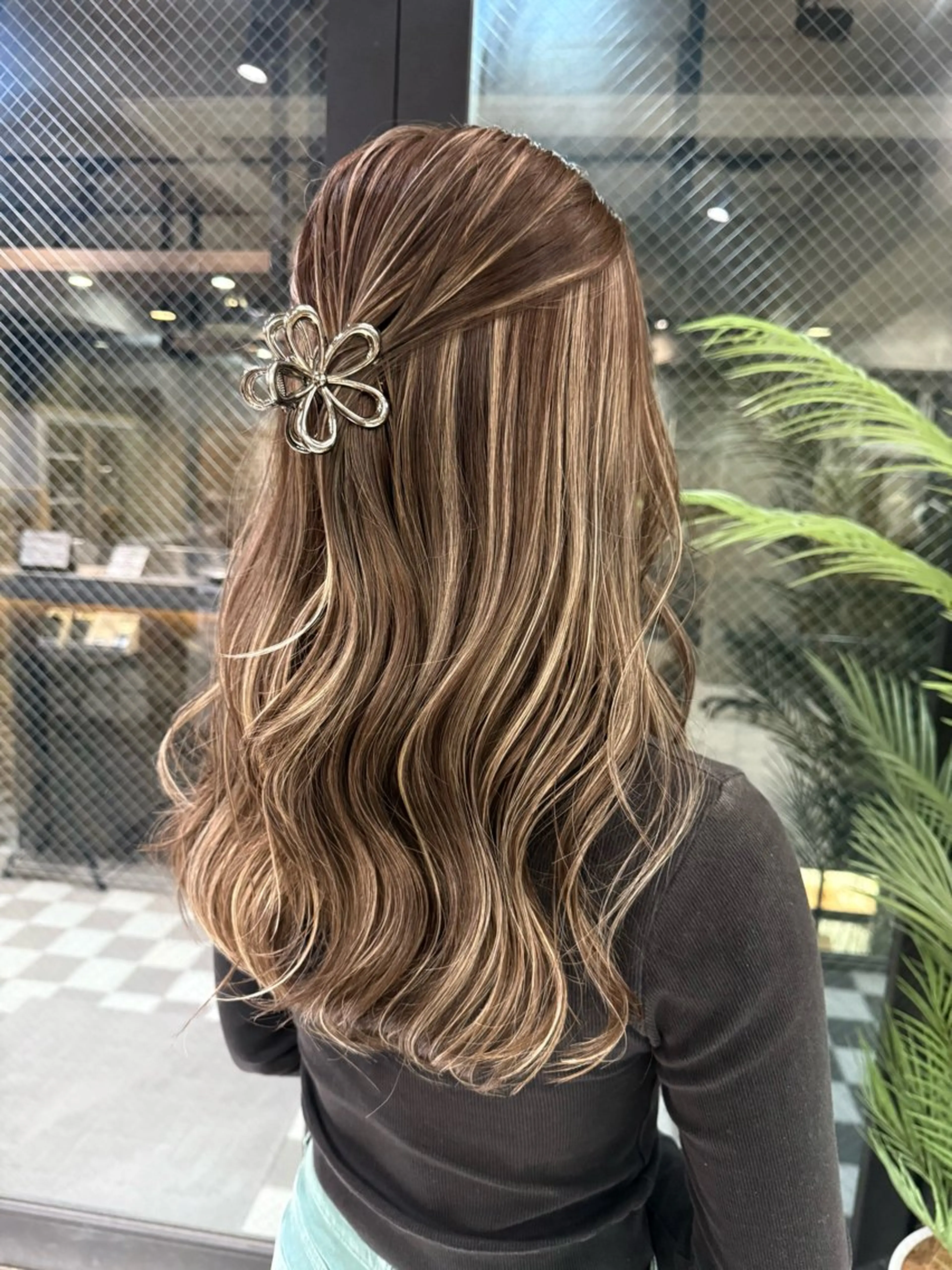 ロング ハイライト 🫧ハイライトカラー 🫧 𝓜𝓘𝓤のヘアスタイル