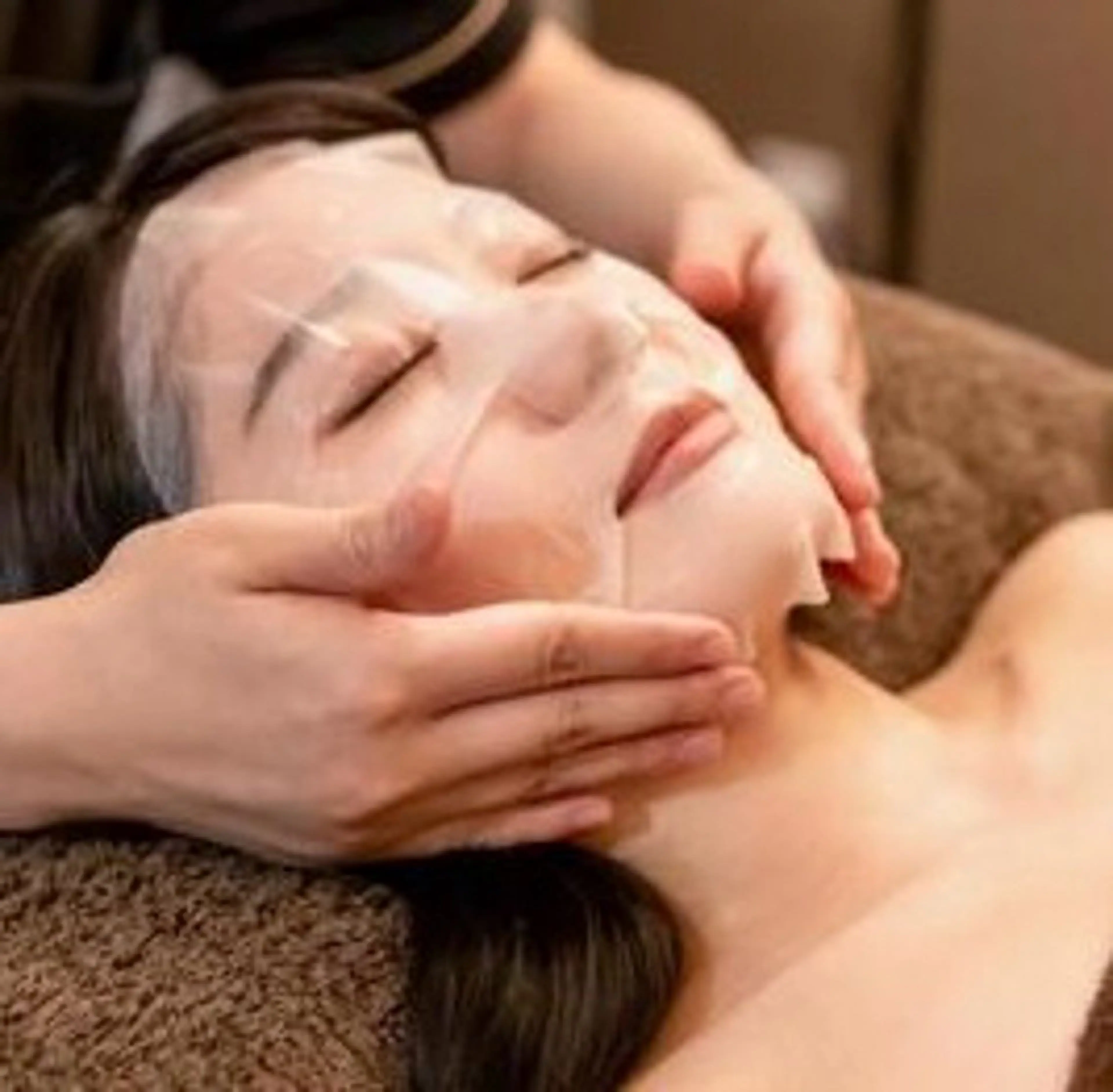 【極上うるおい肌コース】シートマスクで集中保湿❗️スキンケアの浸透力をアップさせます。の写真