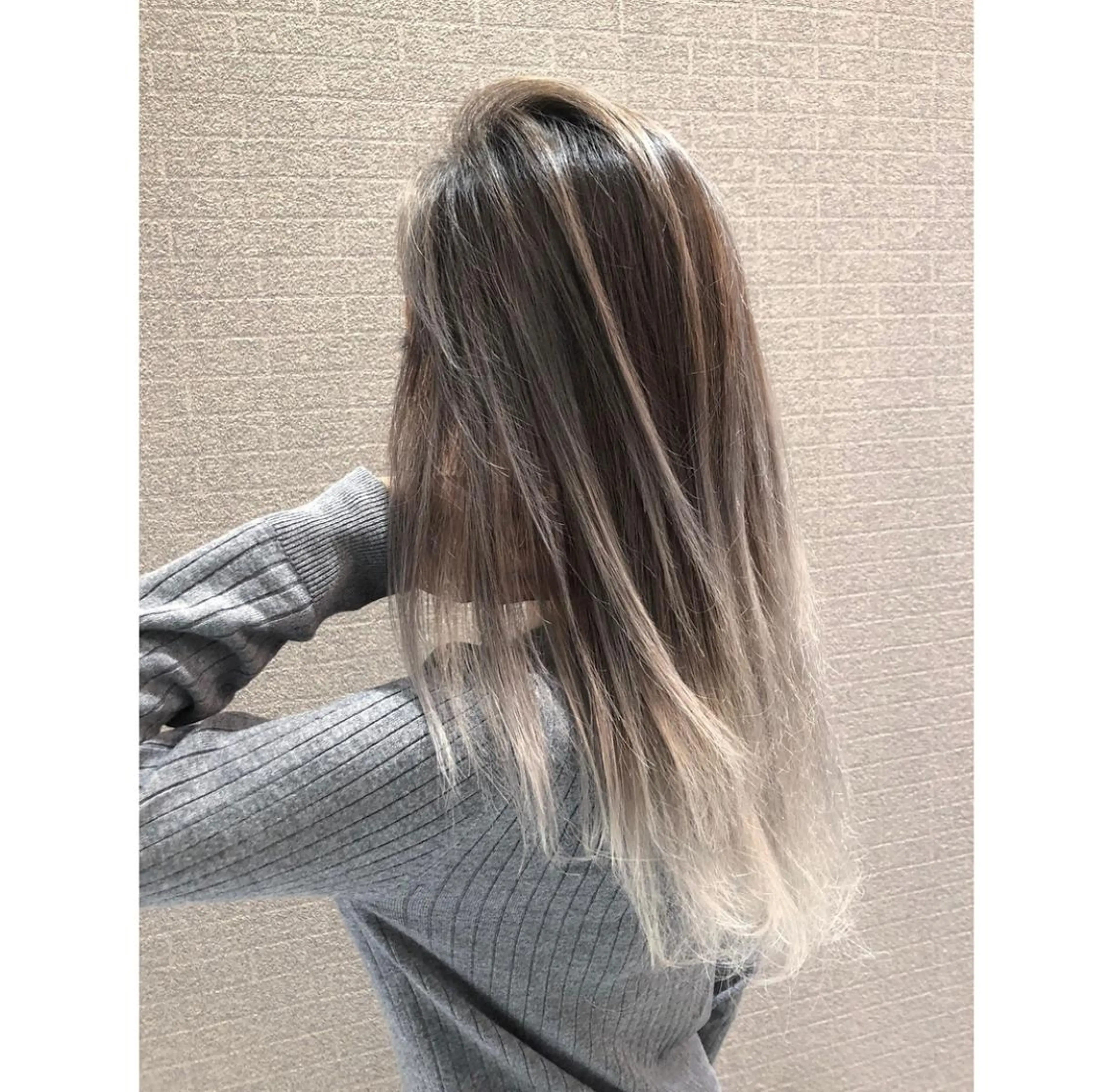 セミロング カラー ヘアアレンジ バレイヤージュ デザインカラー グラデーションカラー ハイライトカラー ハイトーンカラー アンドウ ユウ/ レイヤーカット/韓国のヘアスタイル