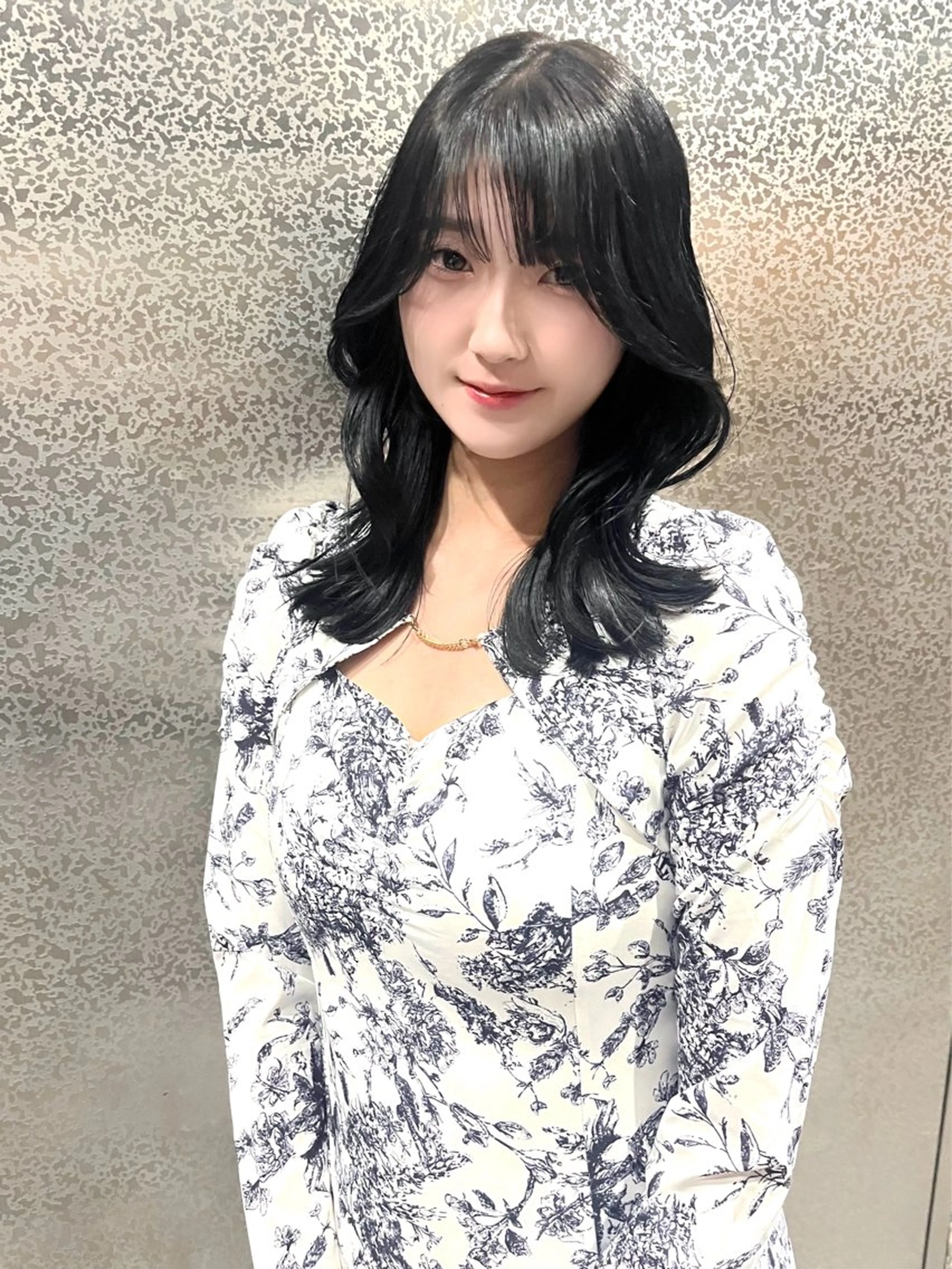 ミディアム カラー カット ヘアカラー トリートメント 尾崎隼大 レイヤー/韓国ヘアのヘアスタイル