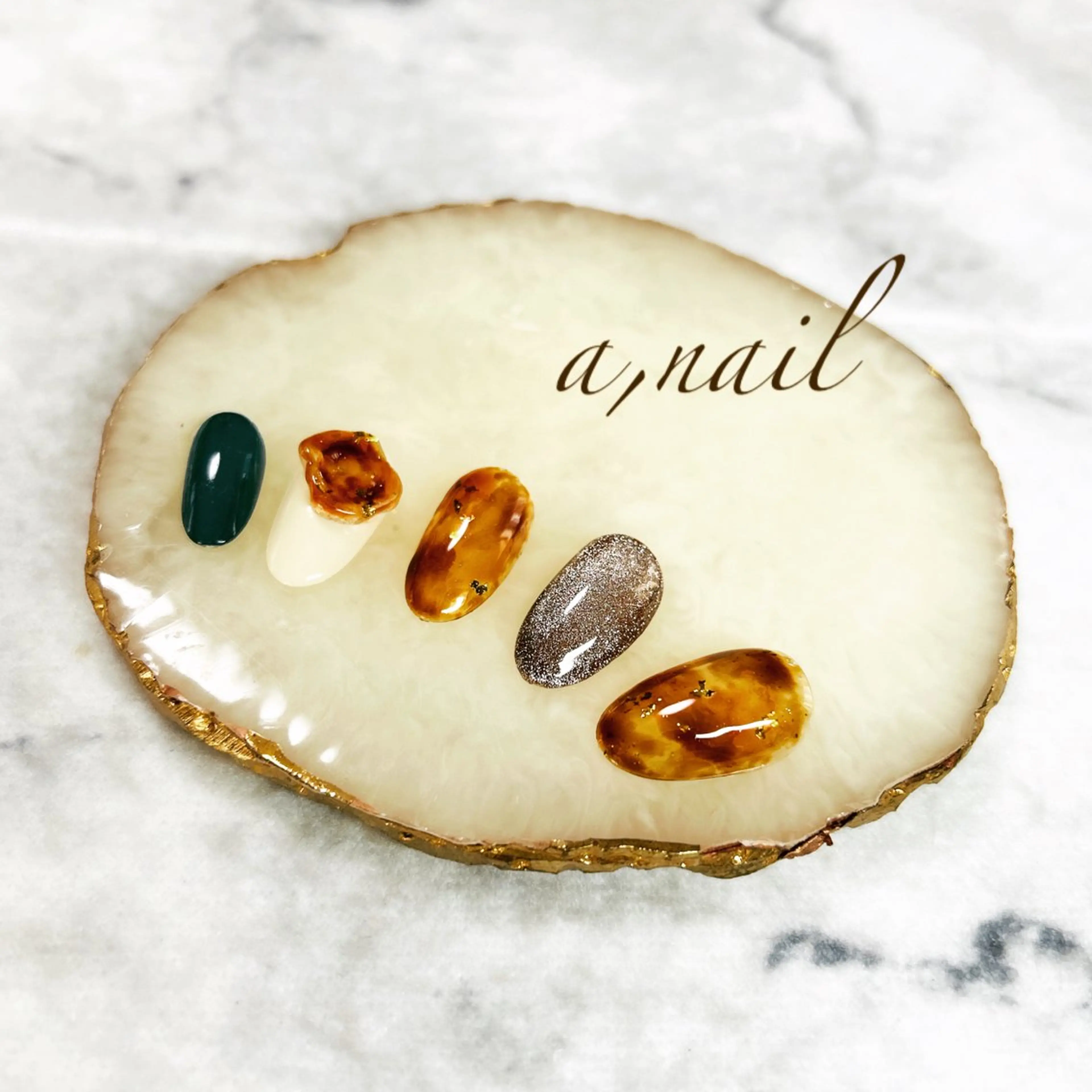 ネイル べっ甲ネイル フットネイル ジェルネイル グラデーション キラキラネイル ハンドネイル ネイルサロン エーネイルのネイルデザイン