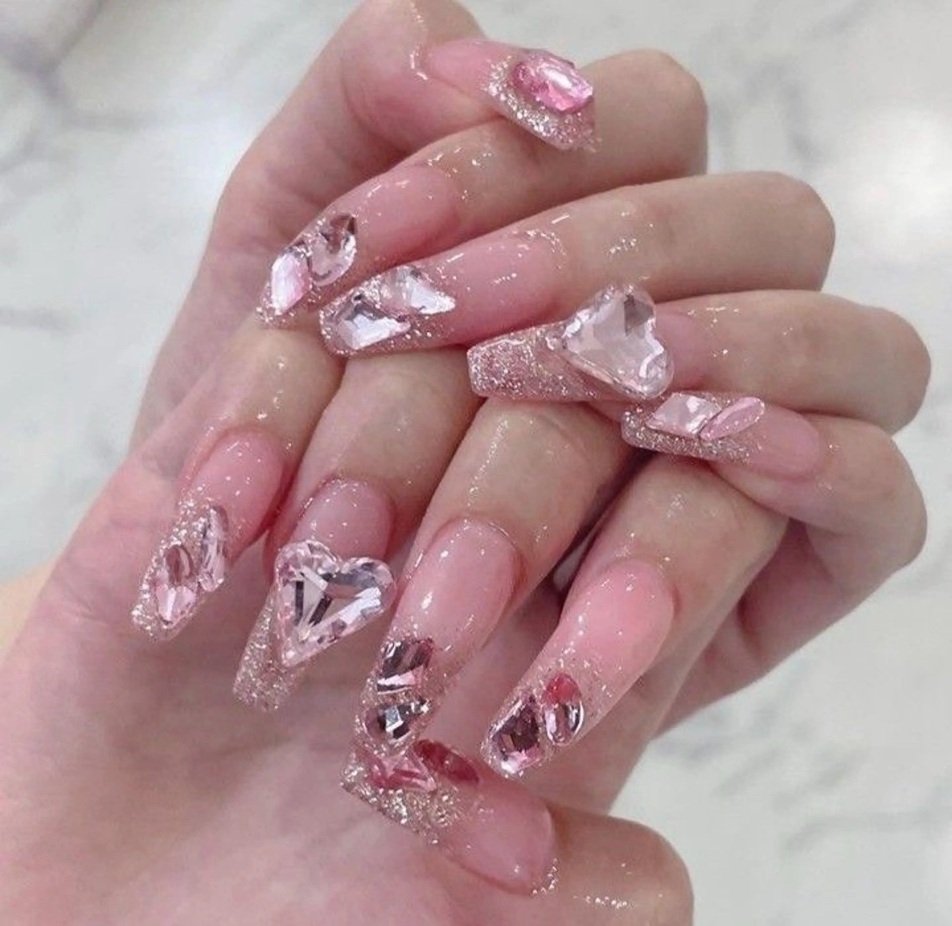 ネイル マグネットネイル ニュアンスネイル ピンク 冬ネイル Lee Nailsのネイルデザイン