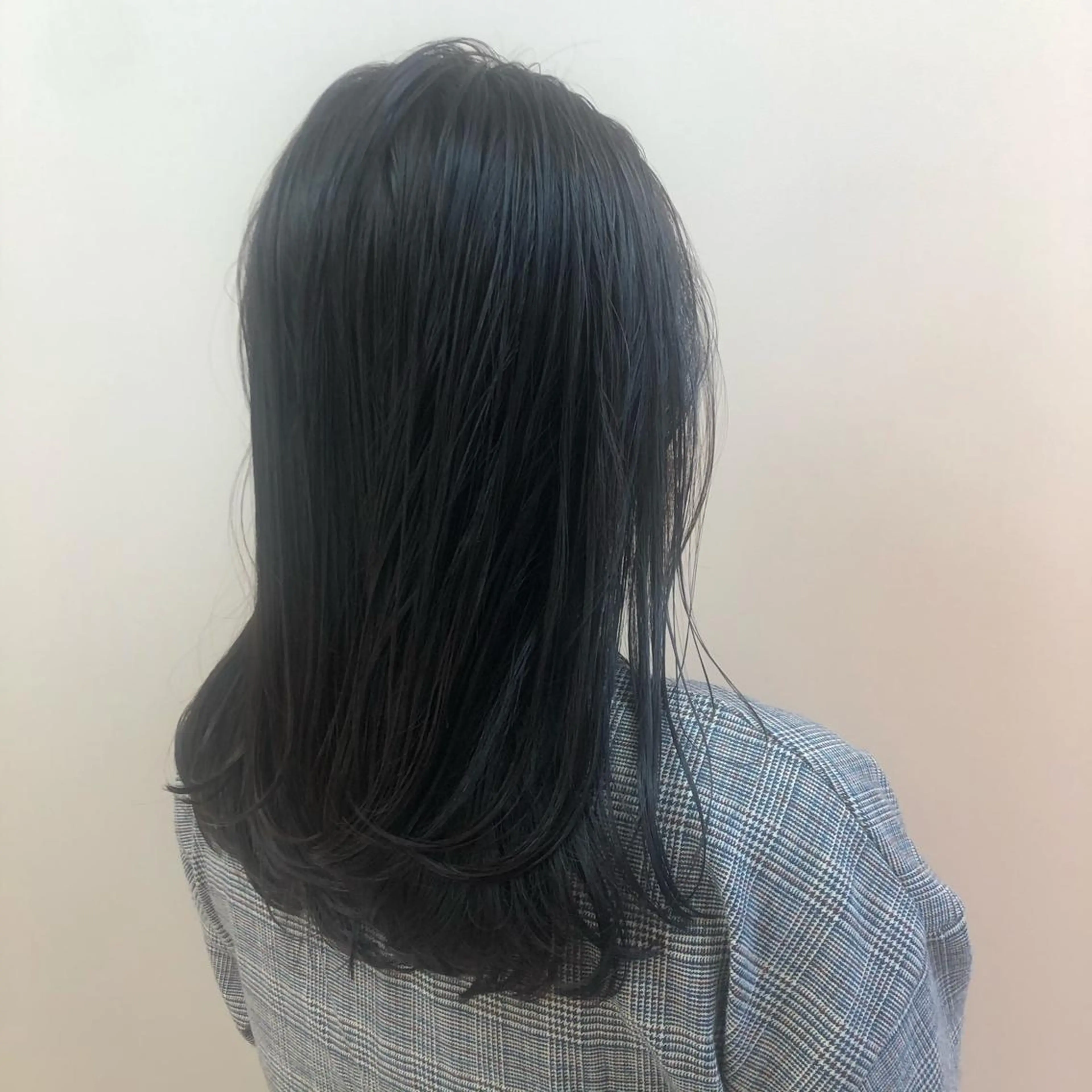 ロング カラー 黒髪 グレージュ 卒業式のヘアスタイル ベージュ/インナー カラー🤍Rieのヘアスタイル