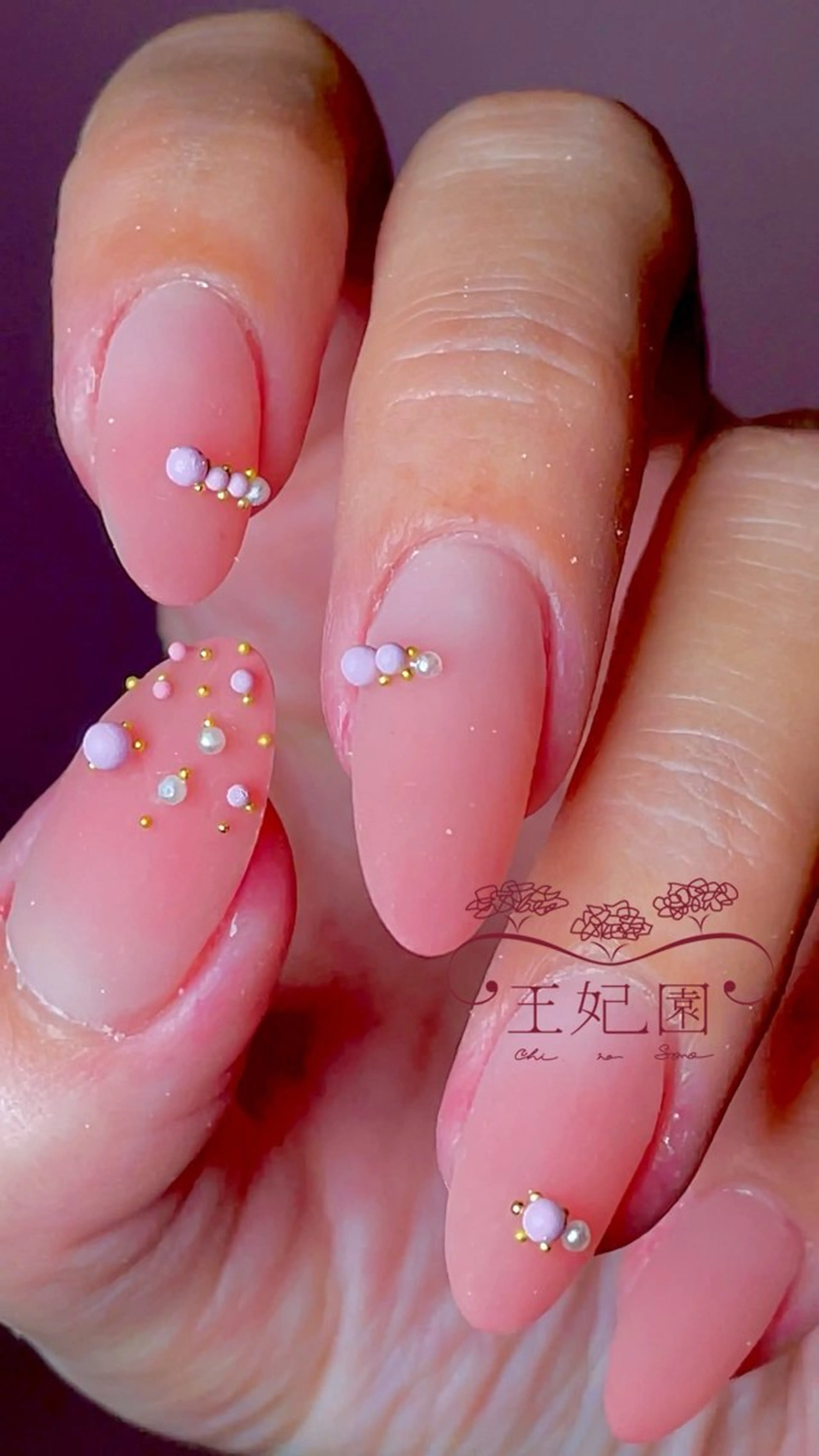 ネイル マットネイル ピンク nail salon王妃の園所属・王妃の園 ohinosonoのネイルデザイン