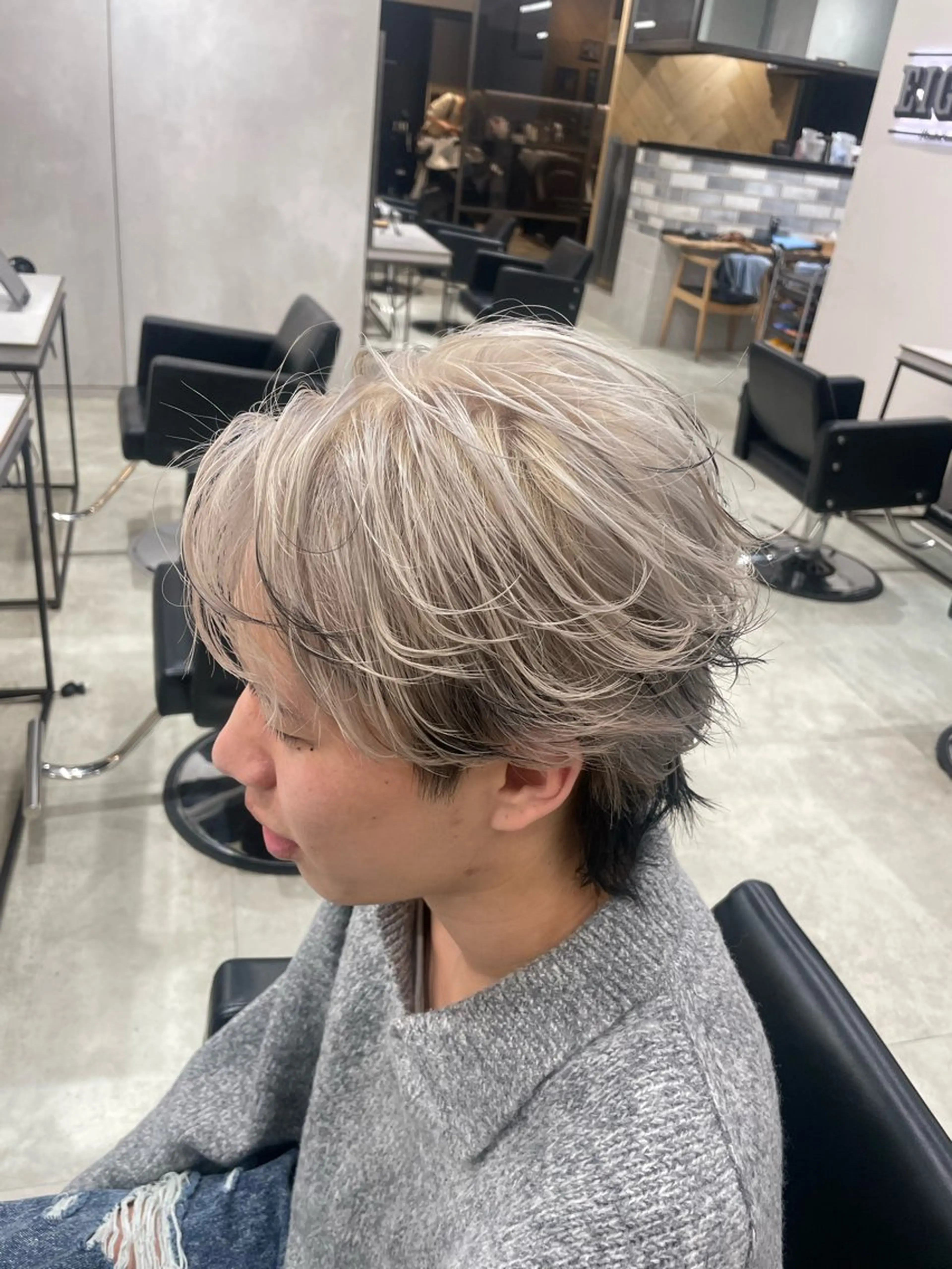 🟨【メンズカット】➕【ブリーチ込みダブルカラー】ダメージカットのケアブリーチ込み！の写真