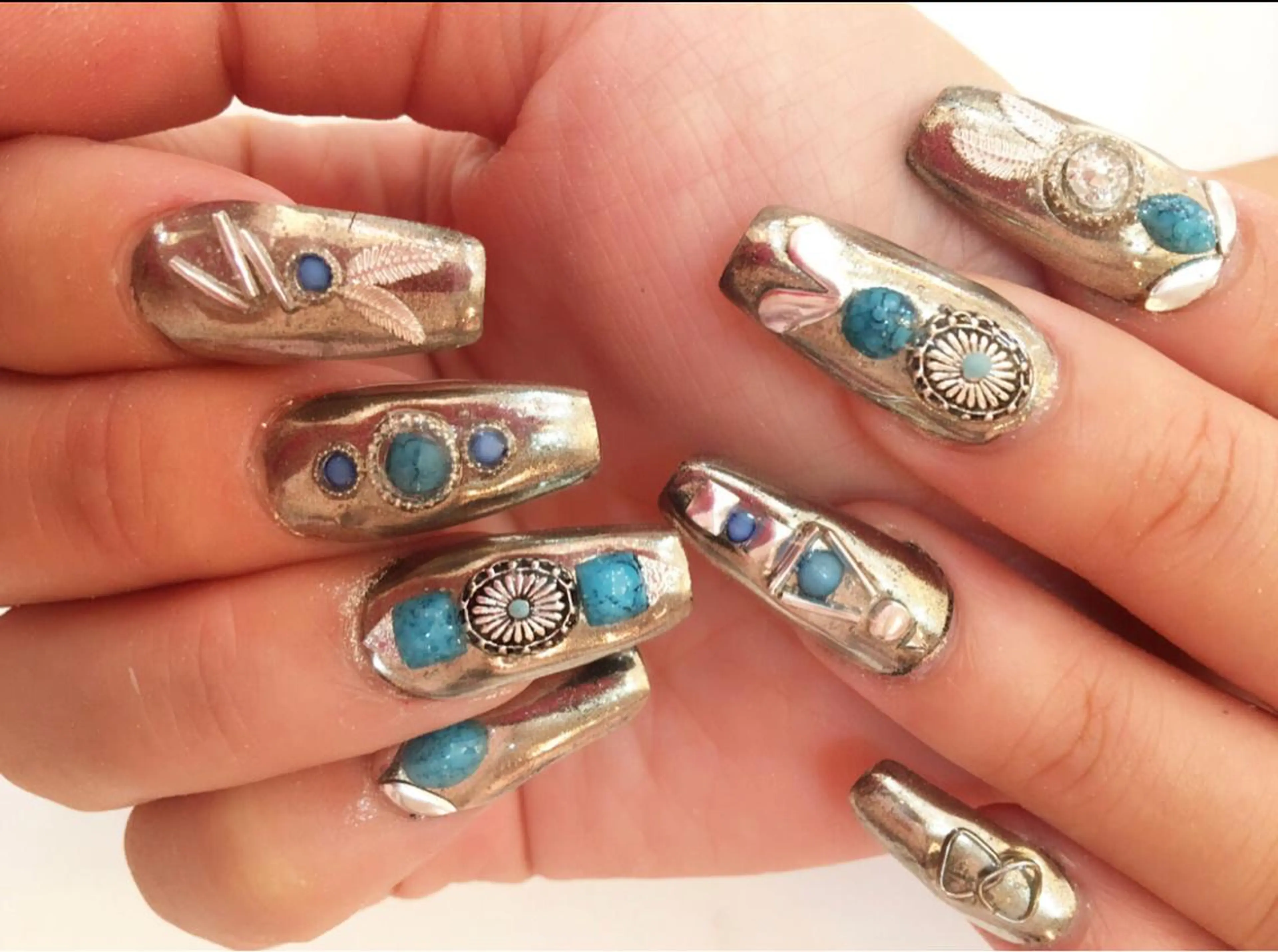 ロング カラー メンズ キッズ ネイル 卒業式のヘアスタイル ロング アートネイル フットネイル ジェルネイル NAILSGOGO shibuyaのネイルデザイン