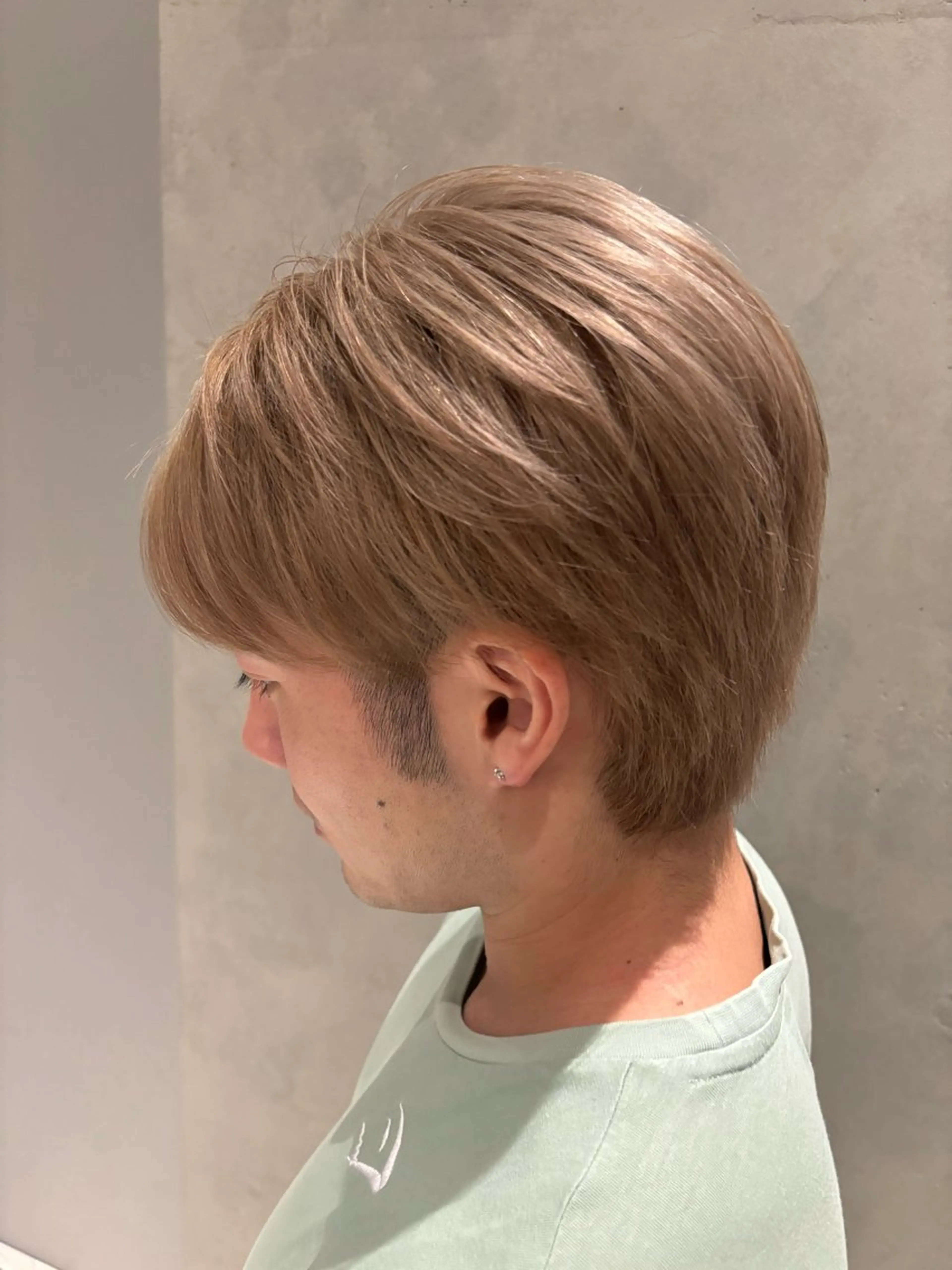 ショート カラー メンズ メンズブリーチ ベージュカラー ブリーチ 落ちる黒 森崎雄斗のヘアスタイル