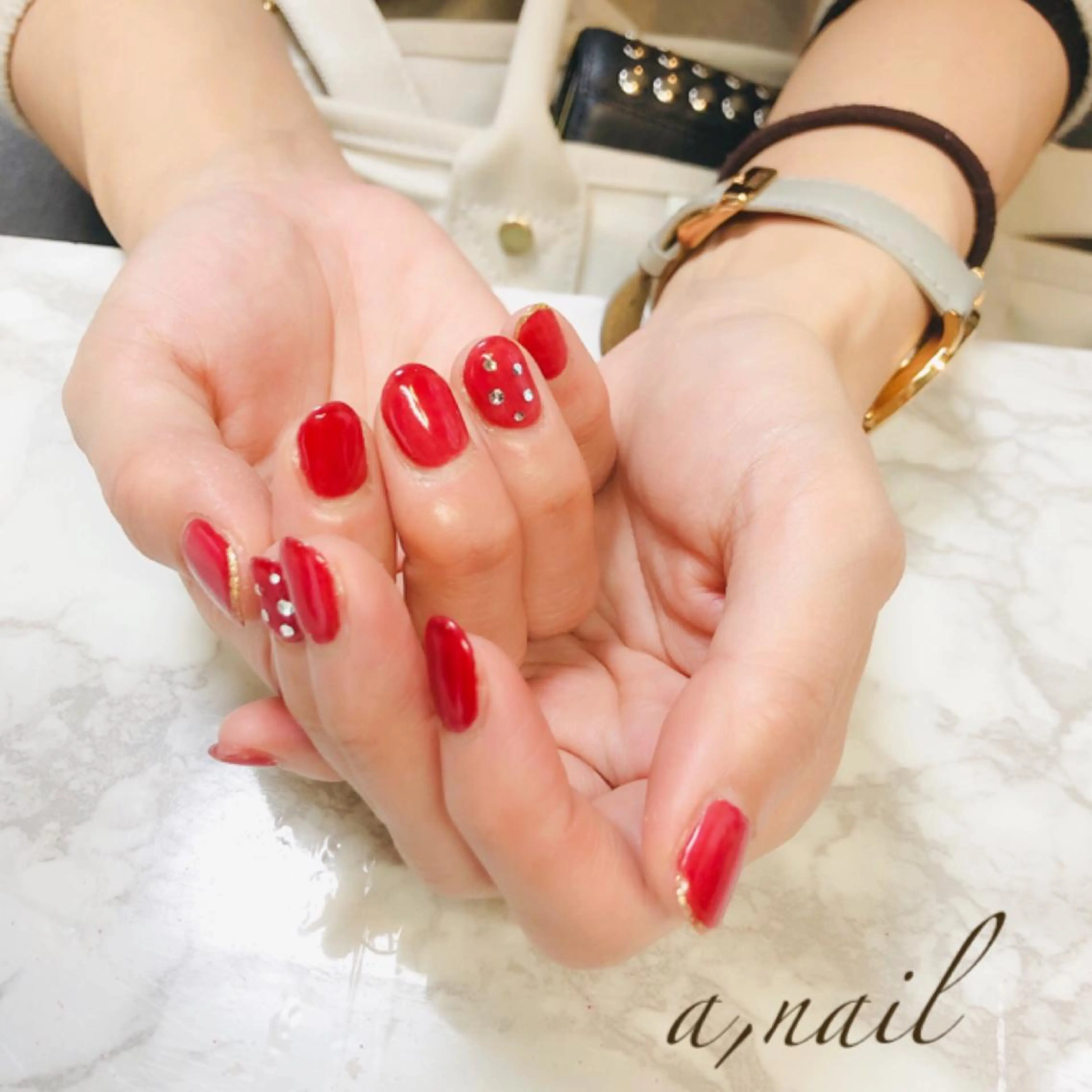 ネイル フットネイル ラメ(グリッター) ニュアンスネイル オフィスネイル ワンカラーネイル ハンドネイル ネイルサロン エーネイルのネイルデザイン