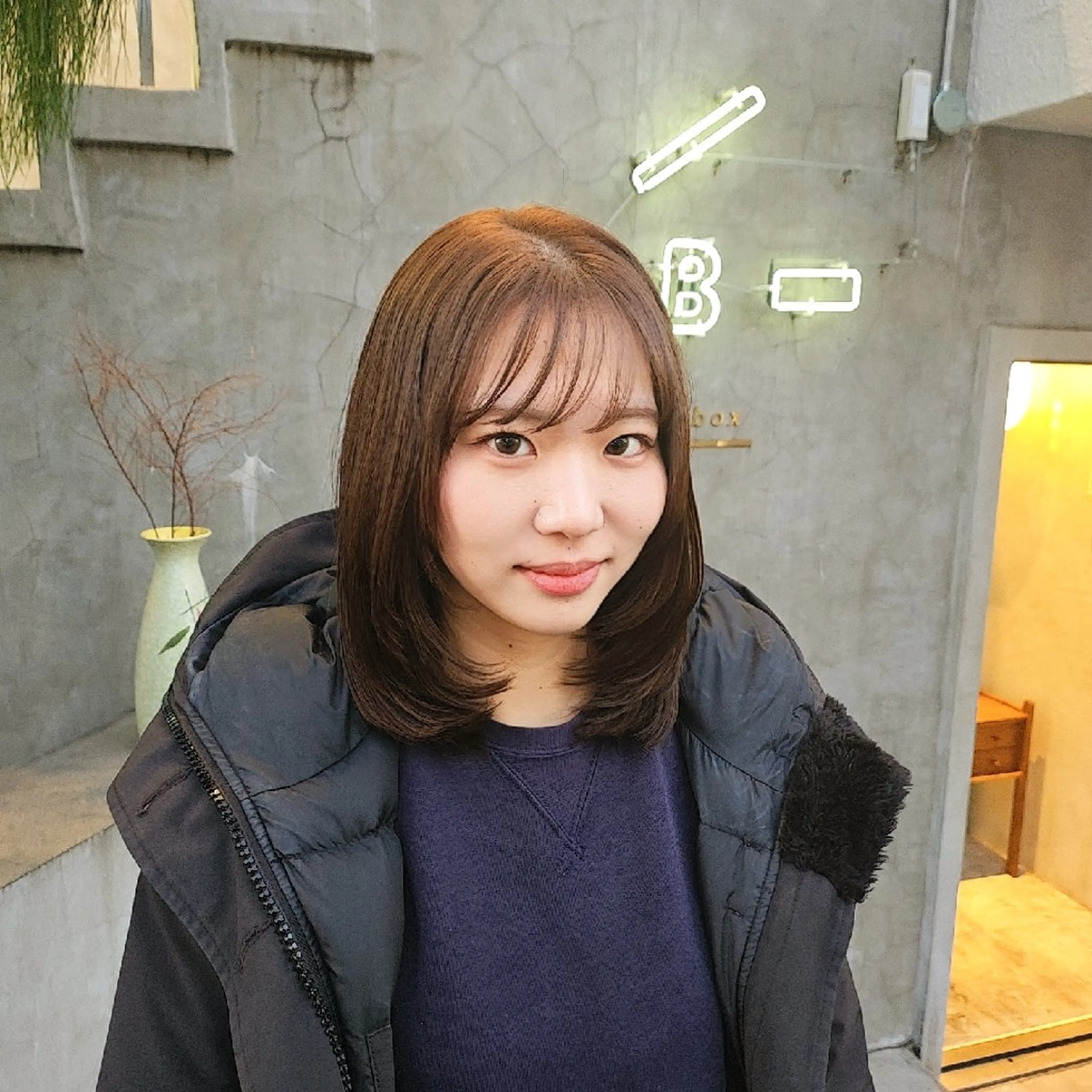 ミディアム カラー ハイトーンカラー 顔周りカット レイヤーカット ヘアカラー あべかりん/原宿 /マツパ/ハイトーンのヘアスタイル